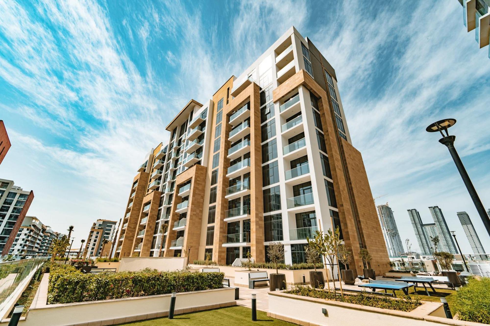 Apartment Wonderful With Balcony & Views Dubai
