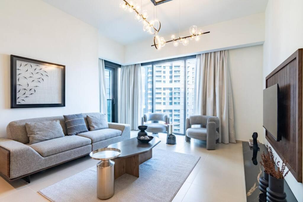 First Class 2br In The Heart Of Downtown