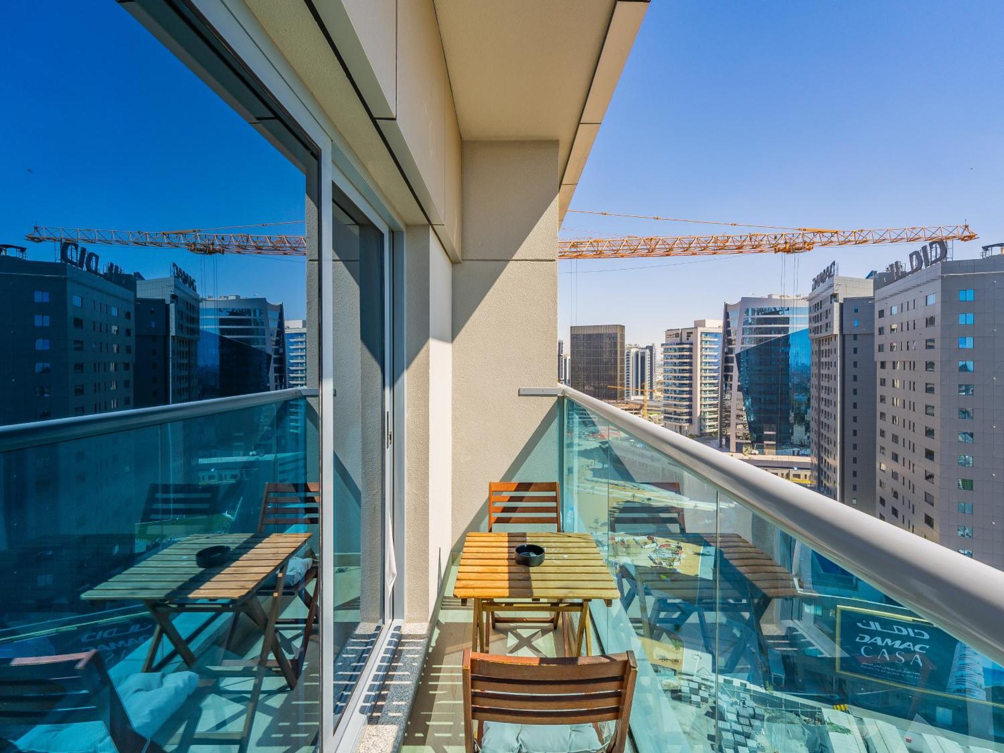 Apartment Charming Escape With Unobstructed View Dubai
