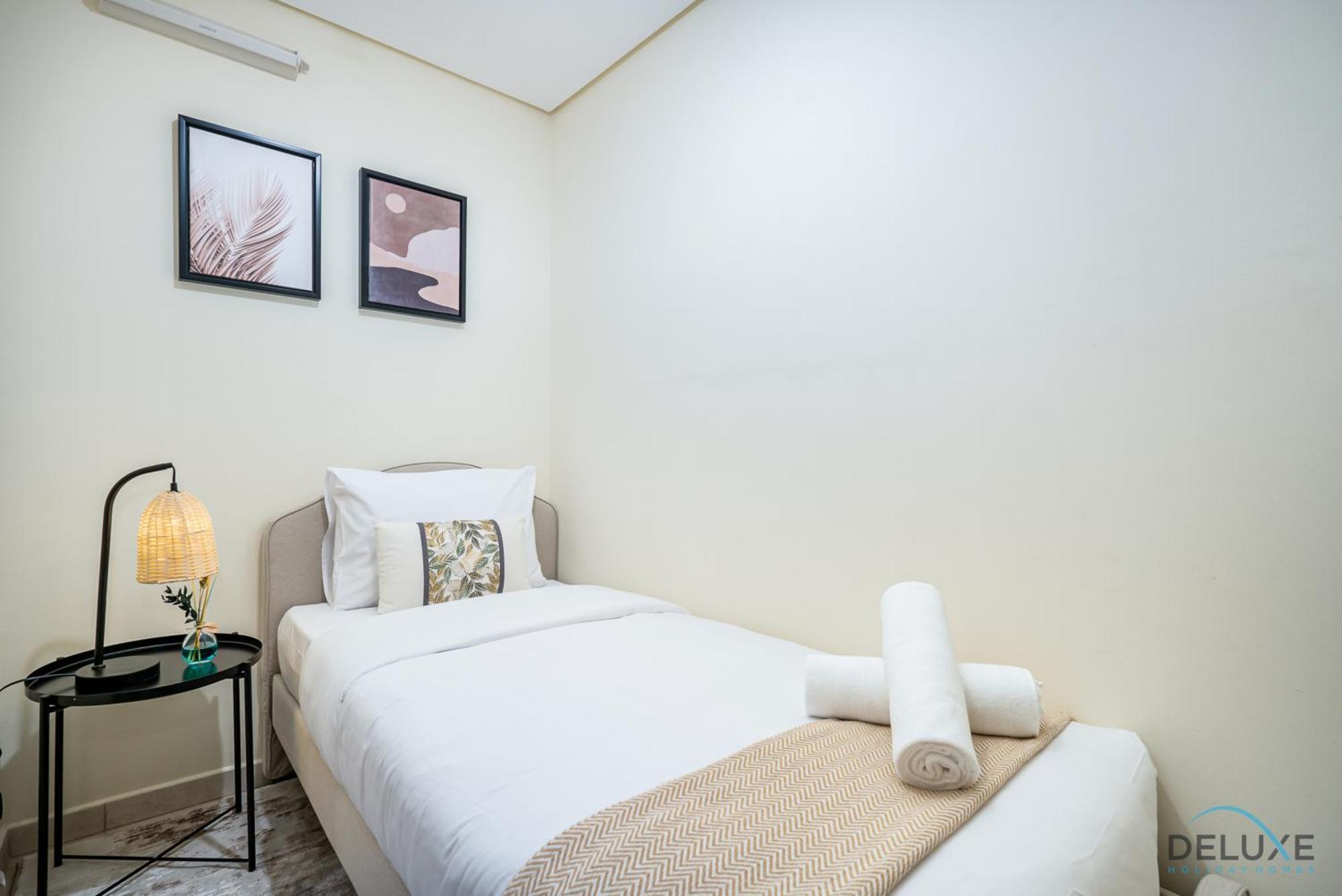 Sophisticated 3br W/ Assistant's At Al Fattan Marine Towers 2 Jbr By Deluxe Homes * Dubai