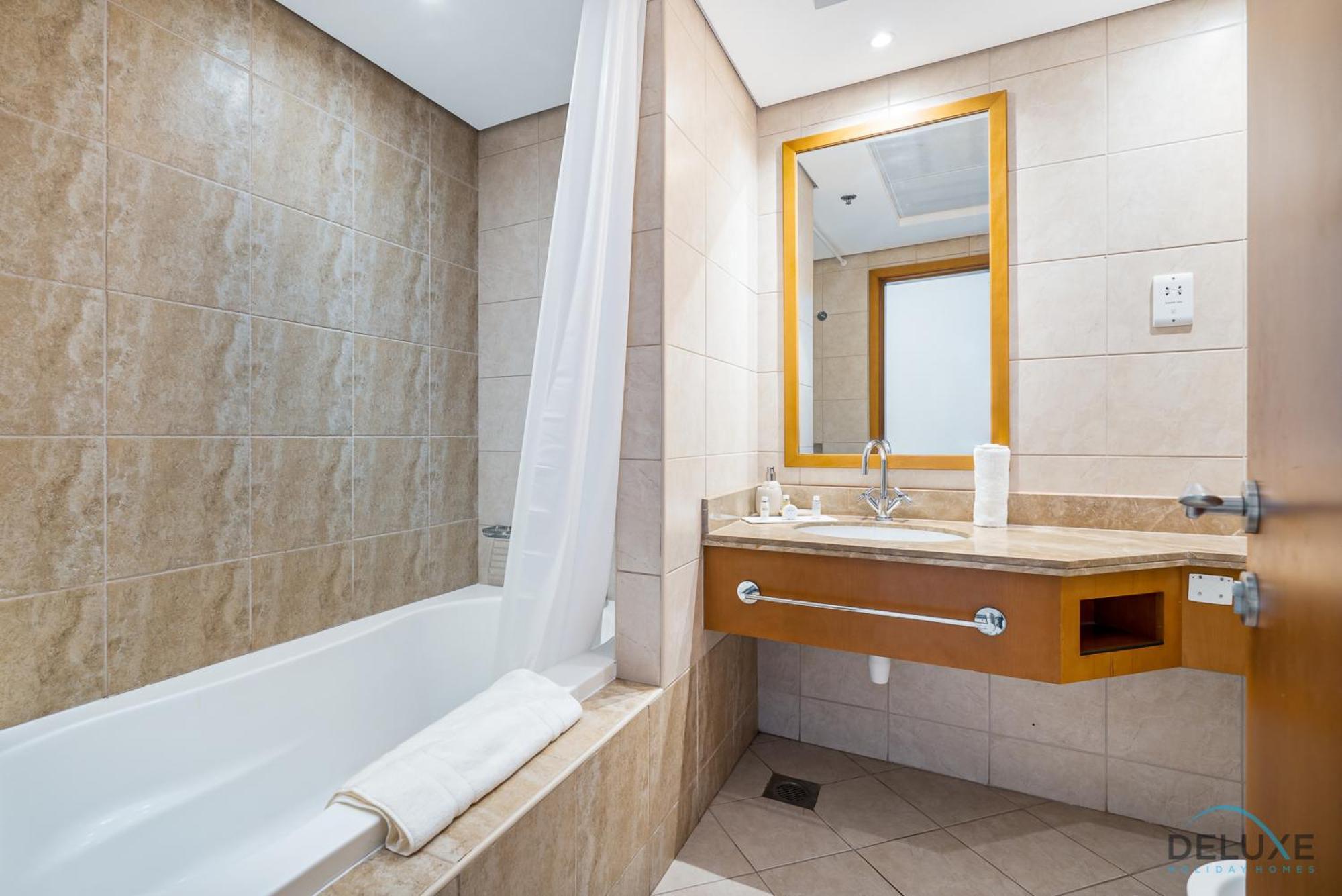 Sophisticated 3br W/ Assistant's At Al Fattan Marine Towers 2 Jbr By Deluxe Homes Apartment Dubai