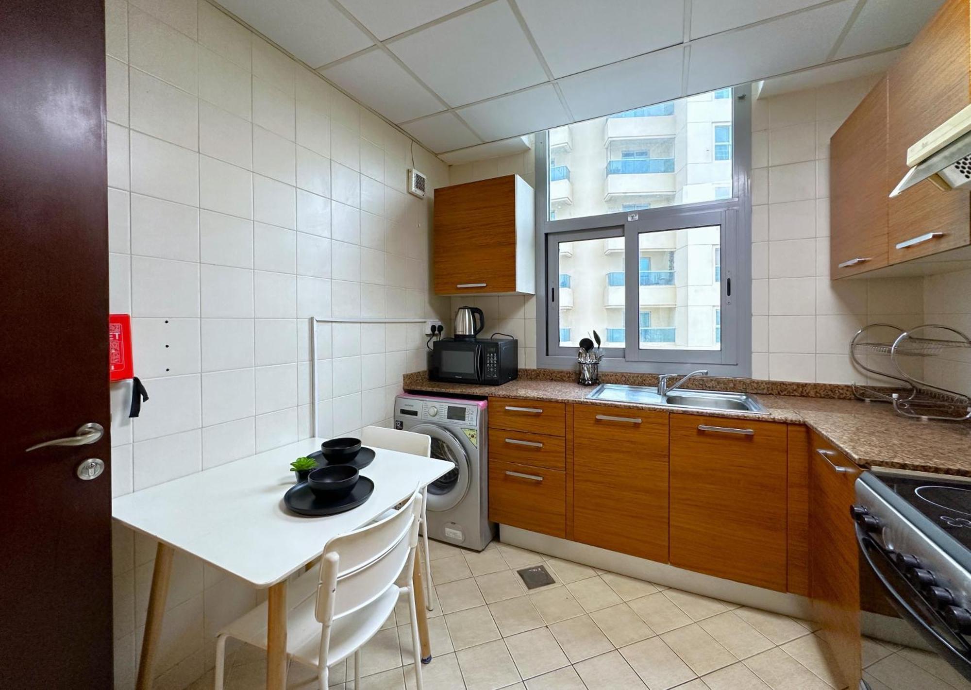 Apartment Wow W/ Balcony And Canal View In Marina