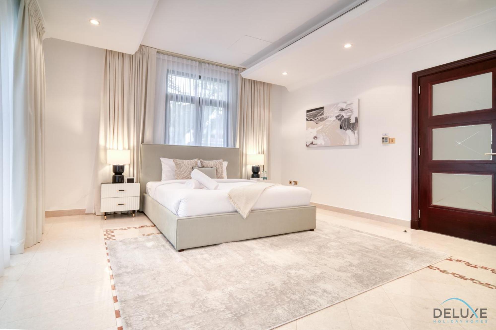Seaside 5br With Assistant's And Access On Palm Jumeirah By Deluxe Homes * Dubai