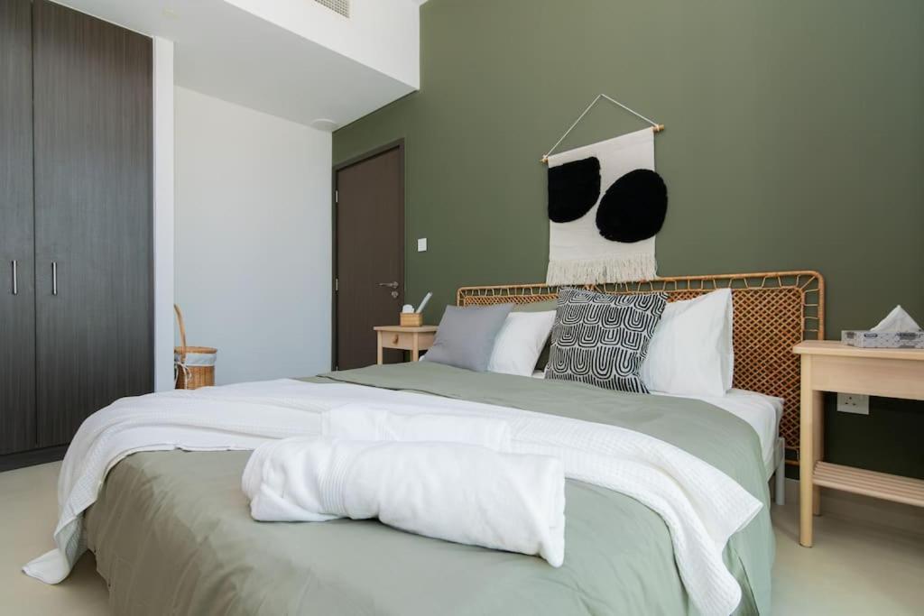 Apartment Elite Escape - 2 Bhk Getaway With Mall Access - 1503 *