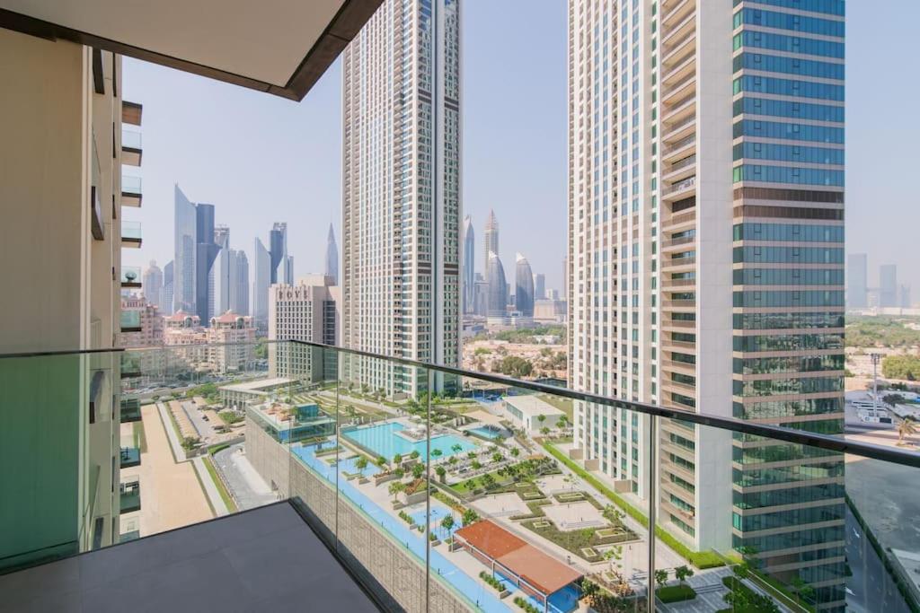 Elite Escape - 2 Bhk Getaway With Mall Access - 1503