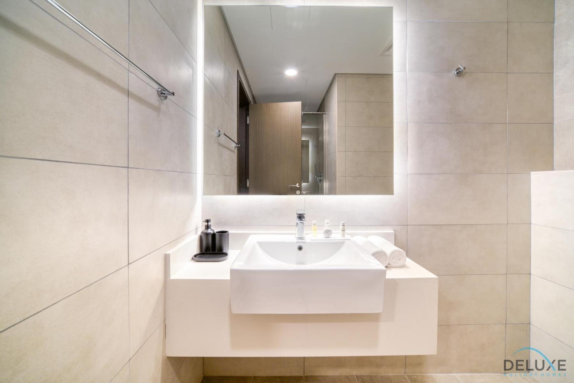 Apartment Stylish At Casa Grande, Jvc By Deluxe Homes