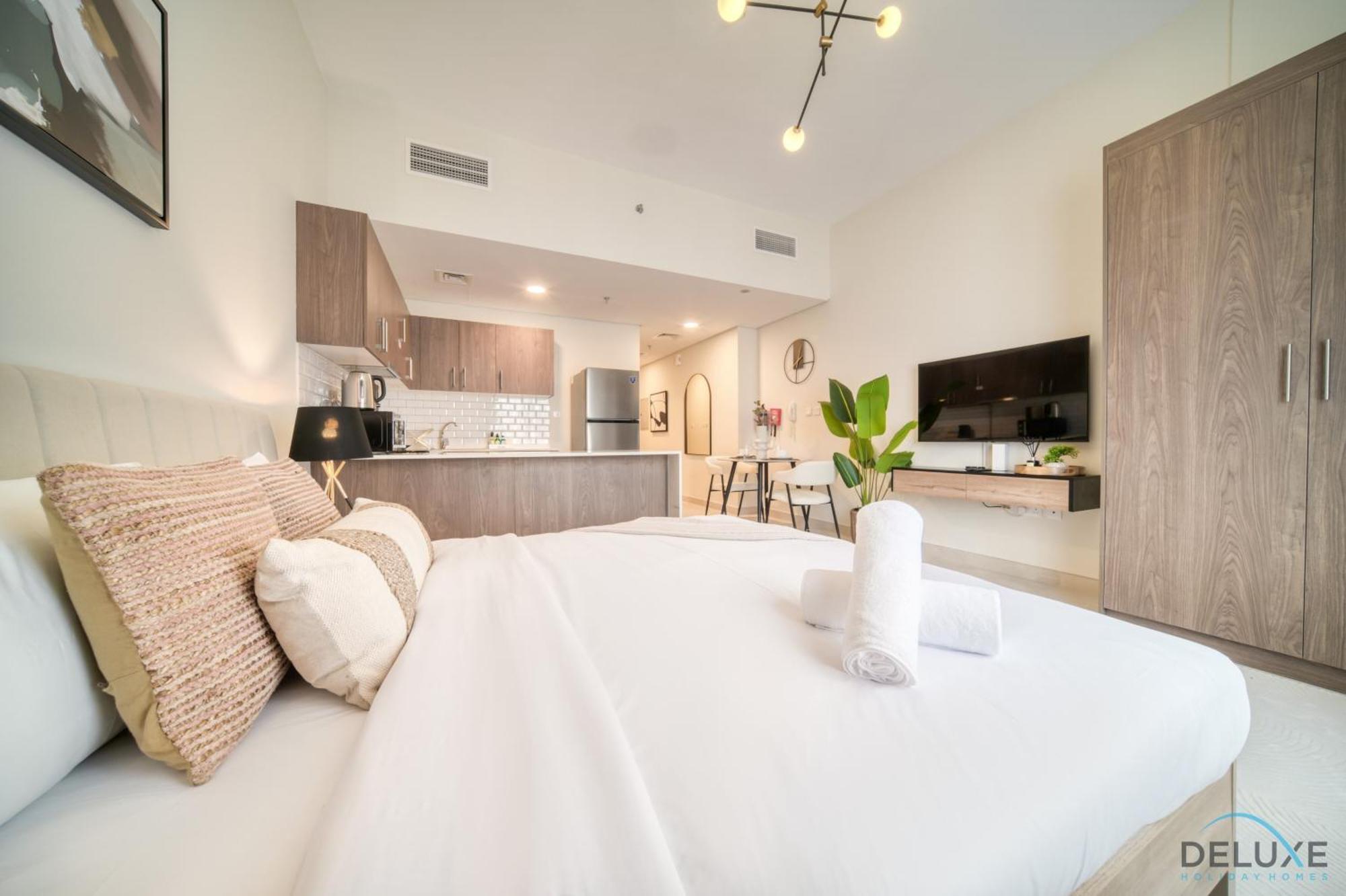 Apartment Stylish At Casa Grande, Jvc By Deluxe Homes *