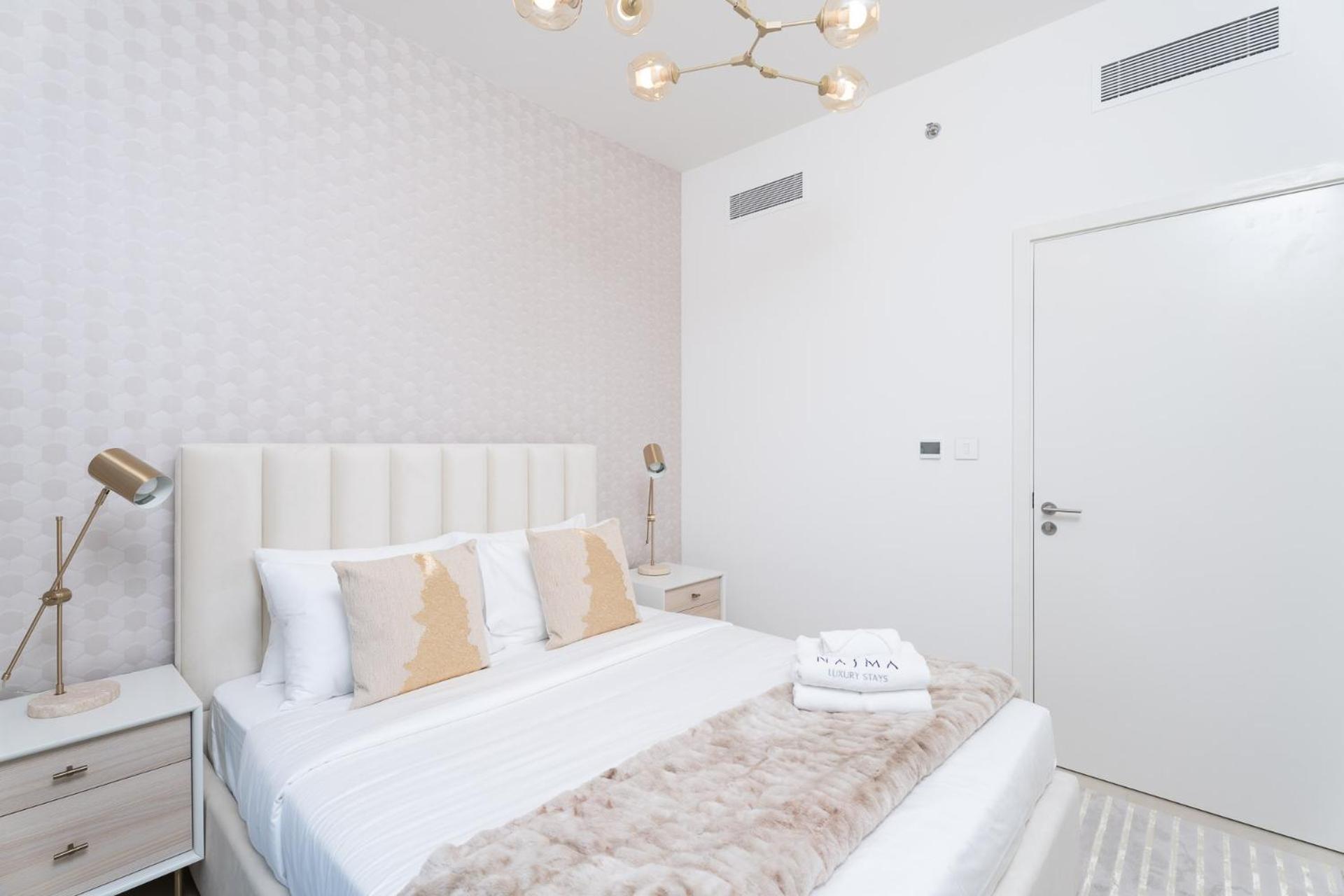 Nasma Luxury - View Luxury 2br With Balcony Apartment *