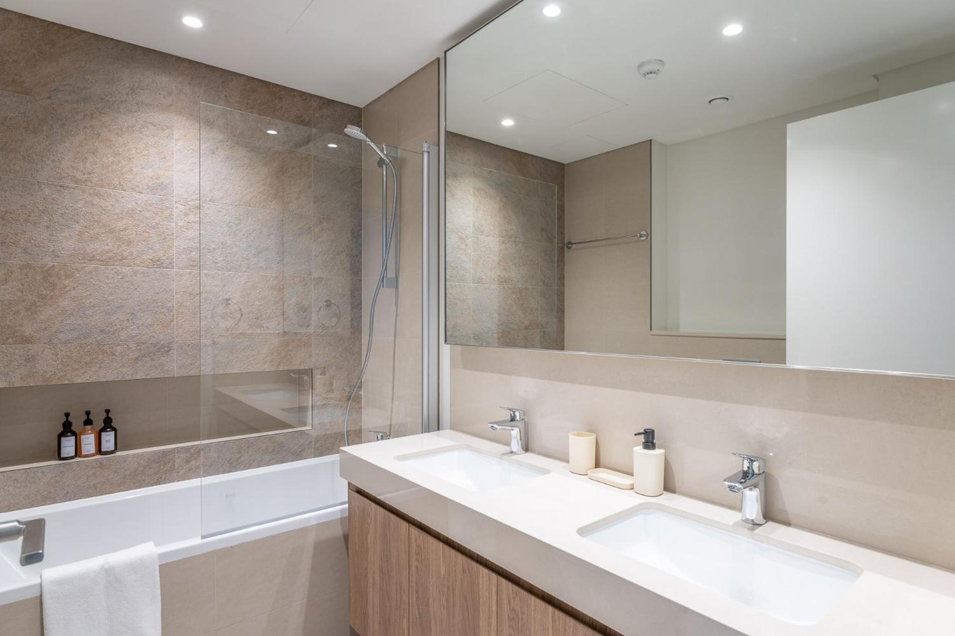 Nasma Luxury - View Luxury 2br With Balcony Dubai