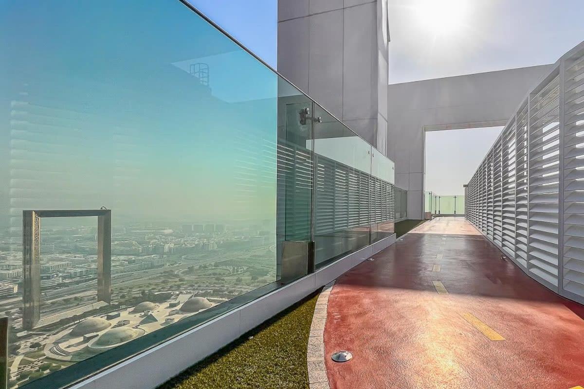 Frank Porter - 1 Residences 2 * Dubai