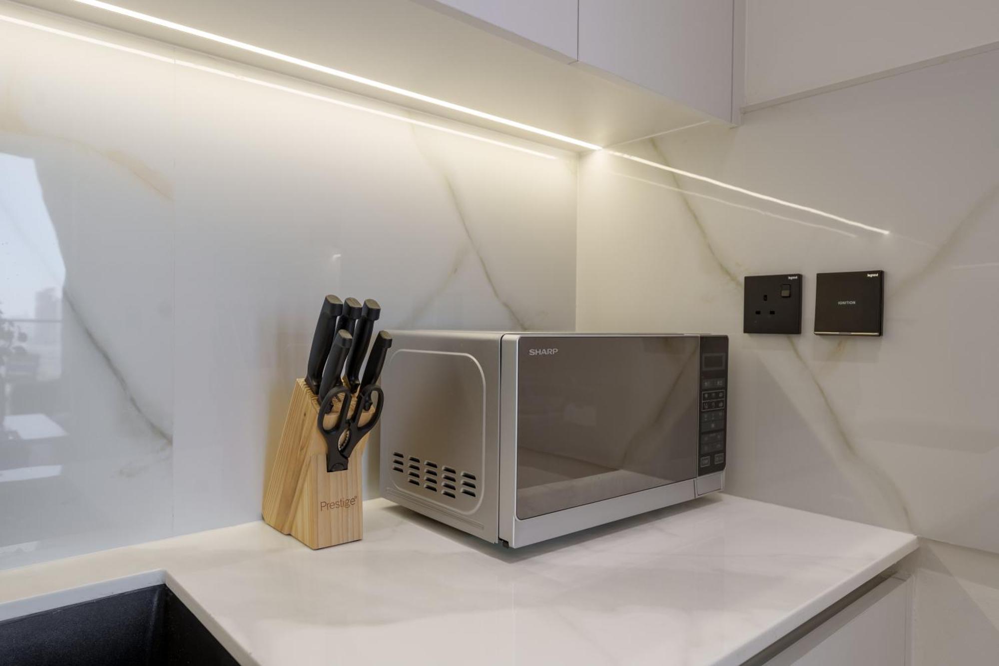 Luxury Living In 1 Bedroom In Jvc Apartment *