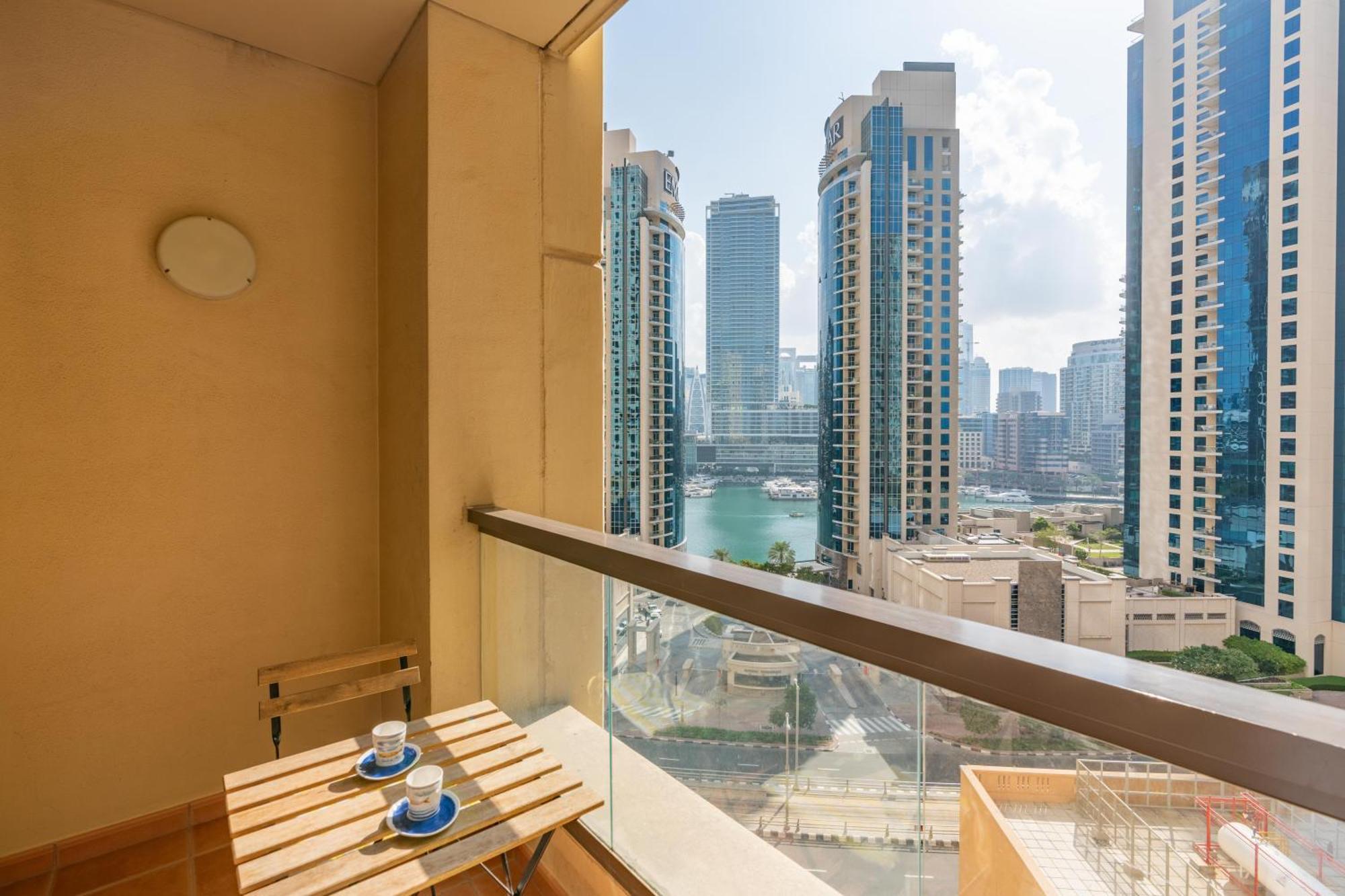 7 Beds / Jbr / Sea, Jbr And Ain Views / 3 Min Walk From Jbr / Large Groups And Families / Ideal Vacation Location * Dubai