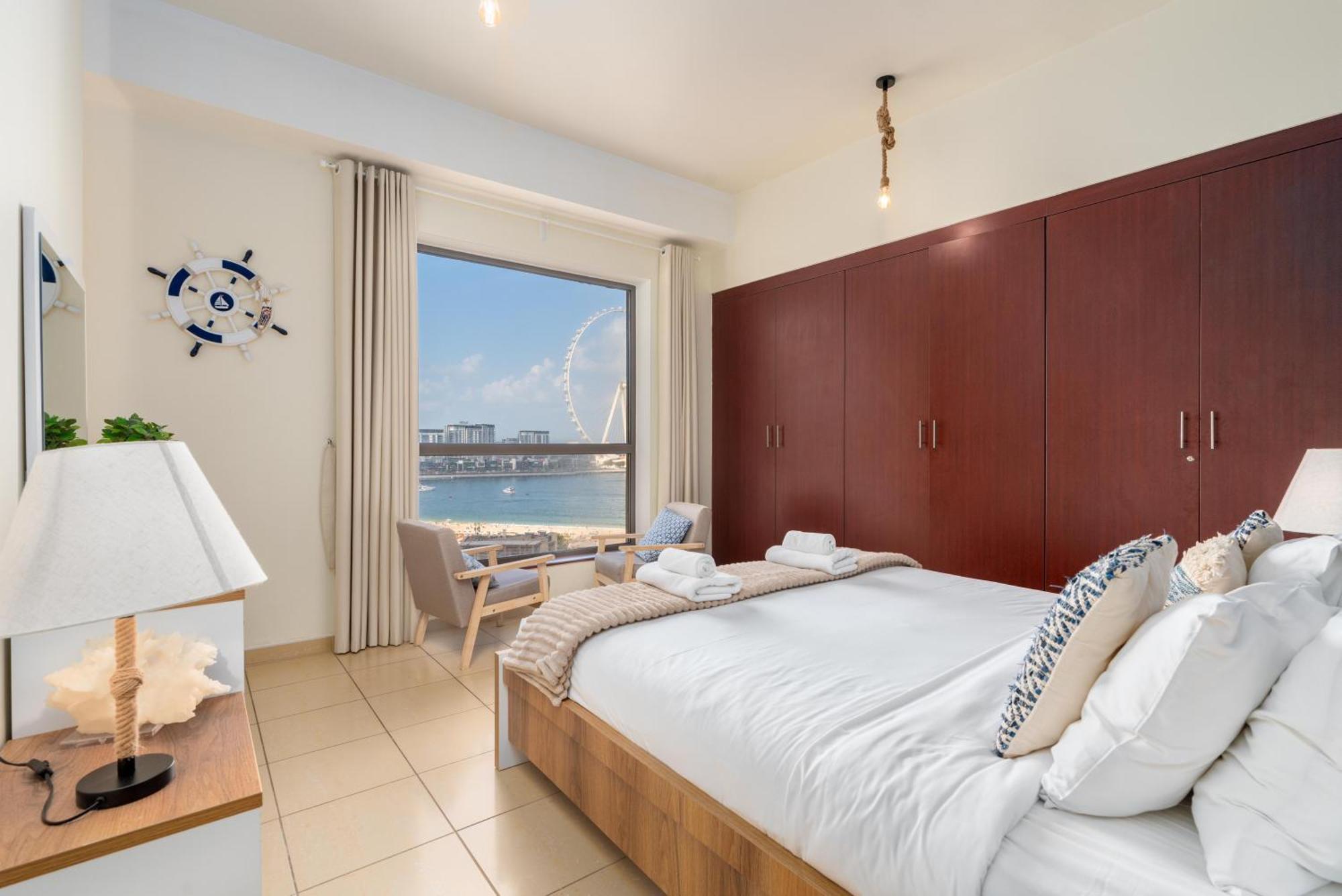 7 Beds / Jbr / Sea, Jbr And Ain Views / 3 Min Walk From Jbr / Large Groups And Families / Ideal Vacation Location Apartment