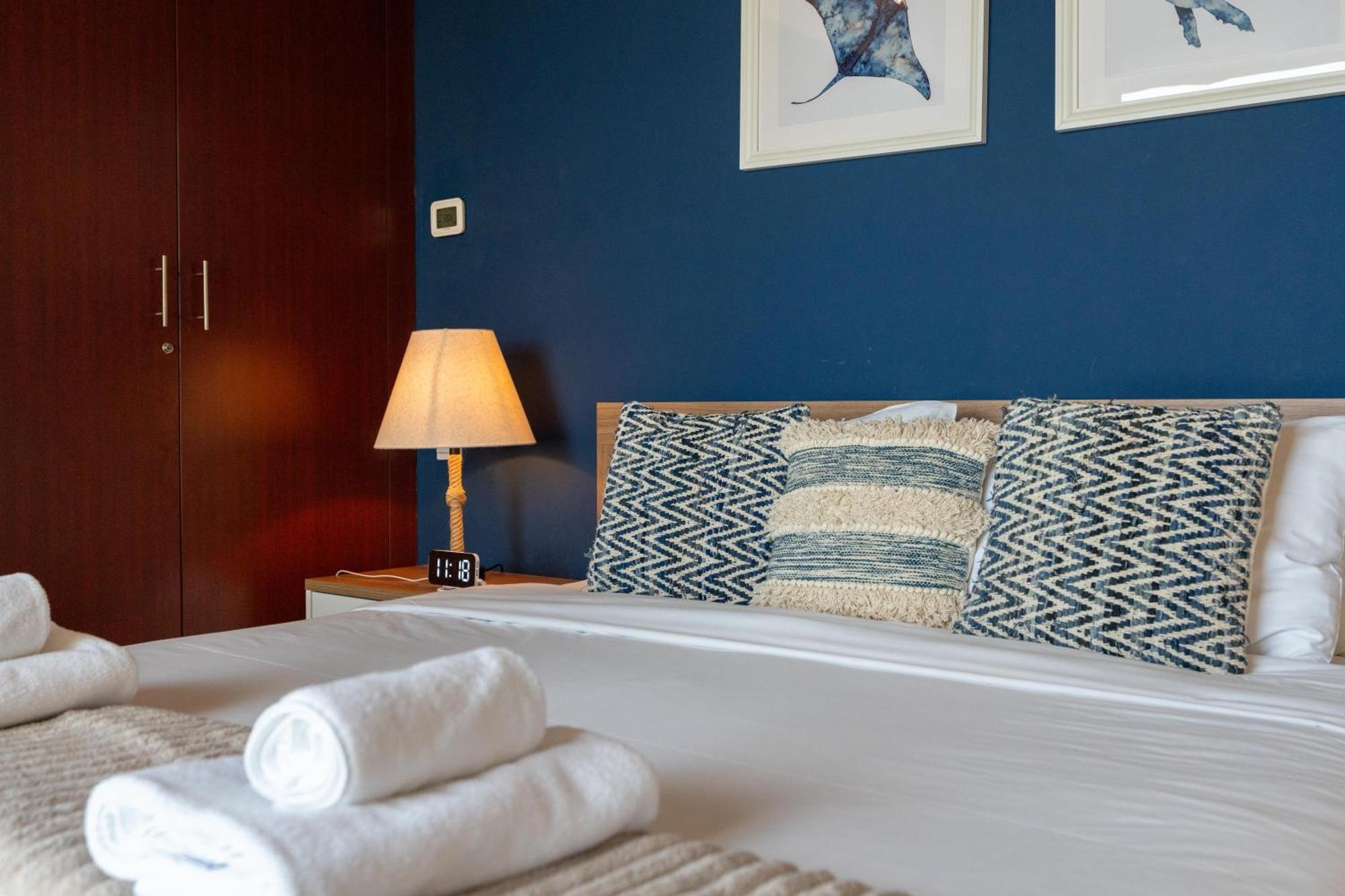 Apartment 7 Beds / Jbr / Sea, Jbr And Ain Views / 3 Min Walk From Jbr / Large Groups And Families / Ideal Vacation Location Dubai