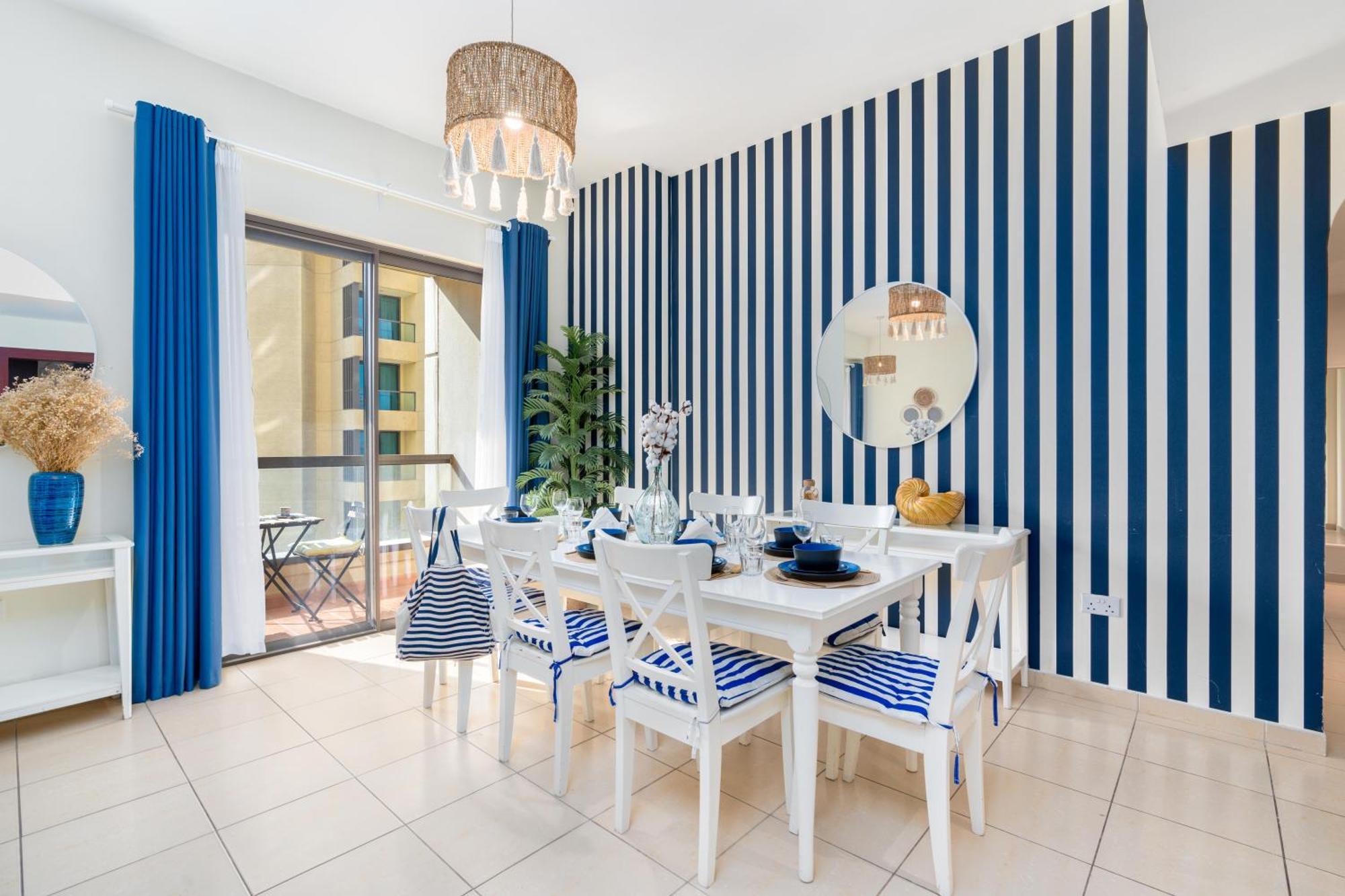 7 Beds / Jbr / Sea, Jbr And Ain Views / 3 Min Walk From Jbr / Large Groups And Families / Ideal Vacation Location *