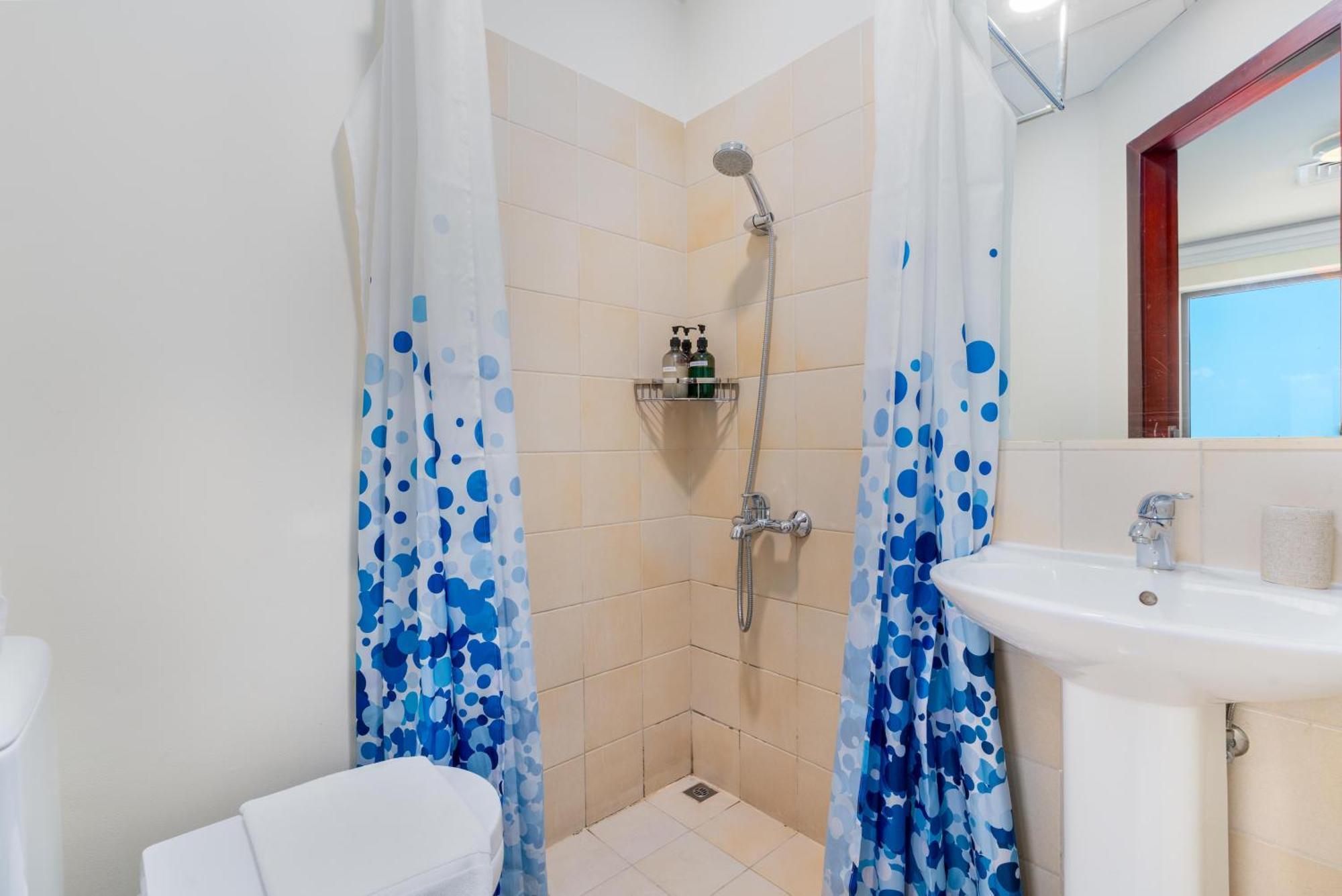 Apartment 7 Beds / Jbr / Sea, Jbr And Ain Views / 3 Min Walk From Jbr / Large Groups And Families / Ideal Vacation Location Dubai