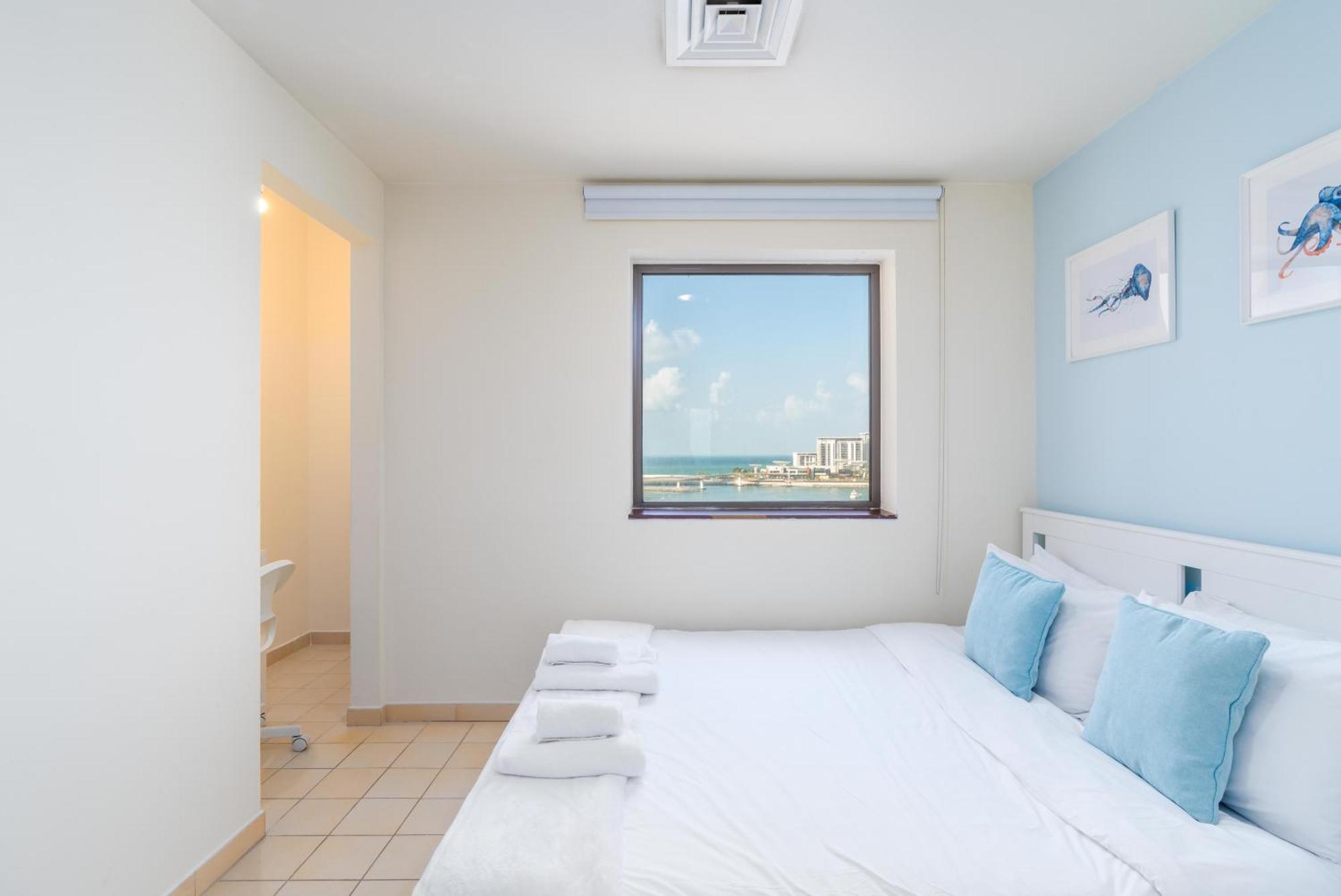 7 Beds / Jbr / Sea, Jbr And Ain Views / 3 Min Walk From Jbr / Large Groups And Families / Ideal Vacation Location * Dubai