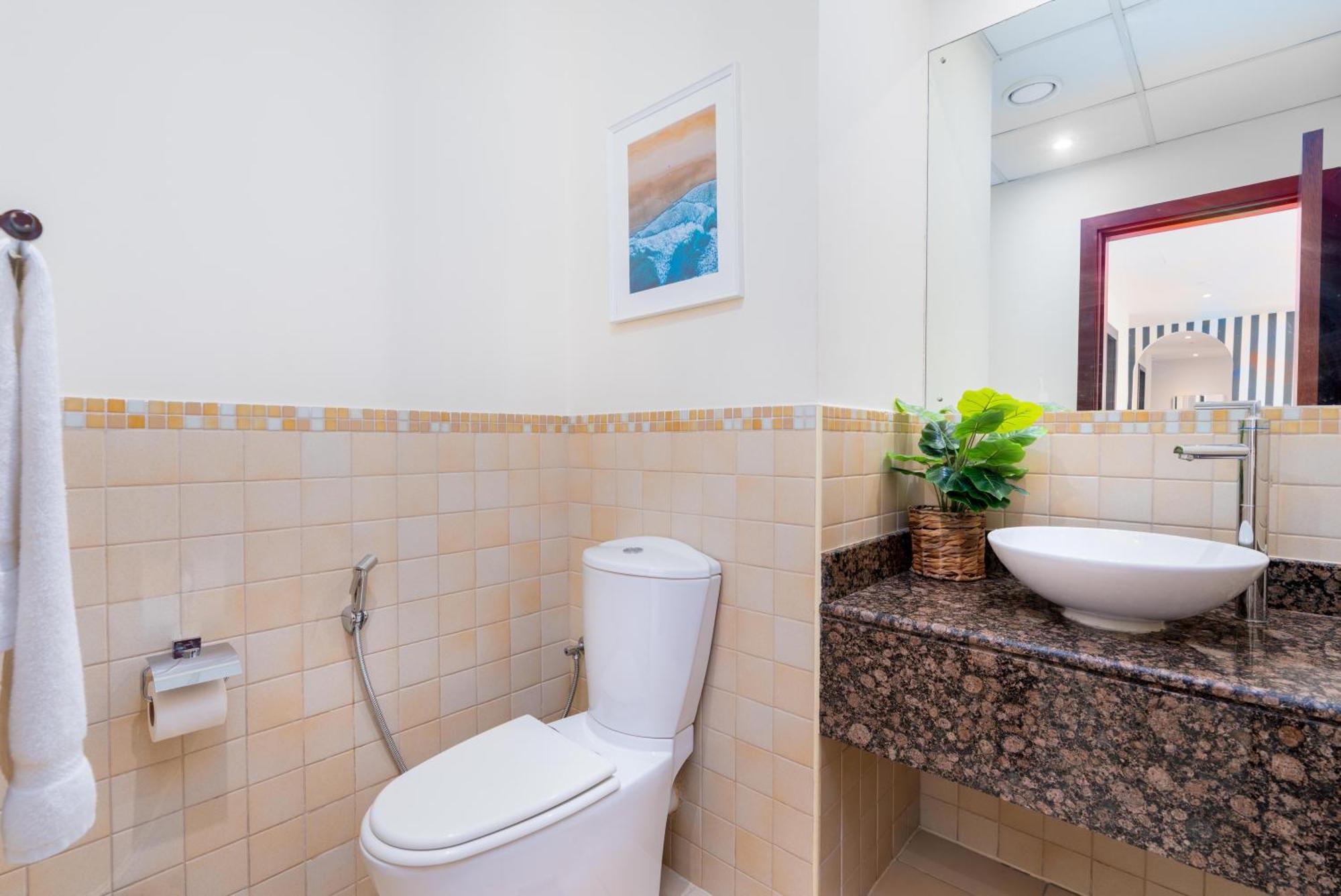 Apartment 7 Beds / Jbr / Sea, Jbr And Ain Views / 3 Min Walk From Jbr / Large Groups And Families / Ideal Vacation Location Dubai