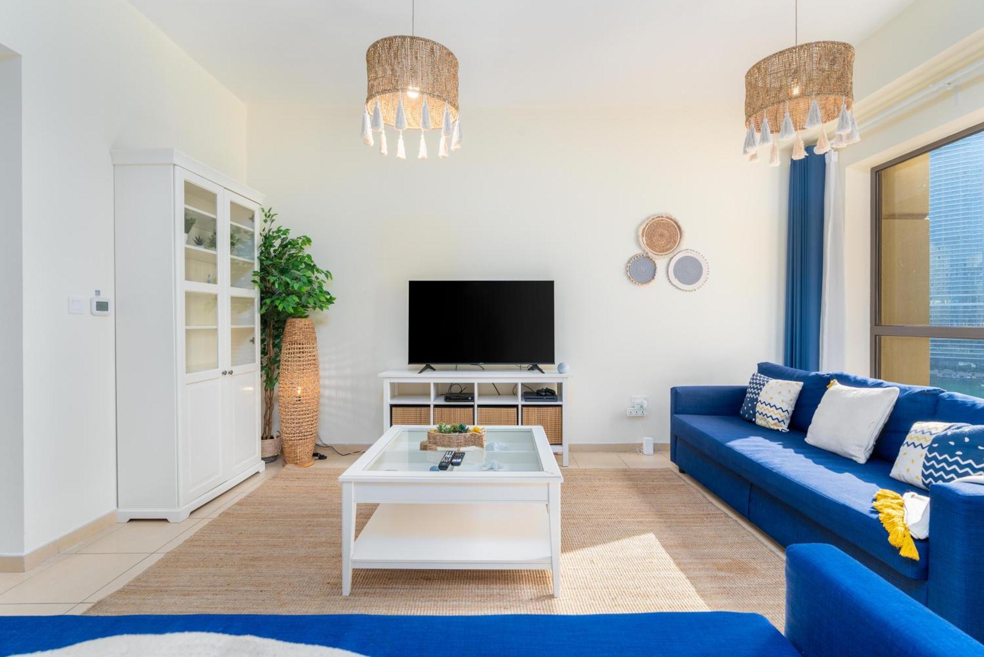 7 Beds / Jbr / Sea, Jbr And Ain Views / 3 Min Walk From Jbr / Large Groups And Families / Ideal Vacation Location *