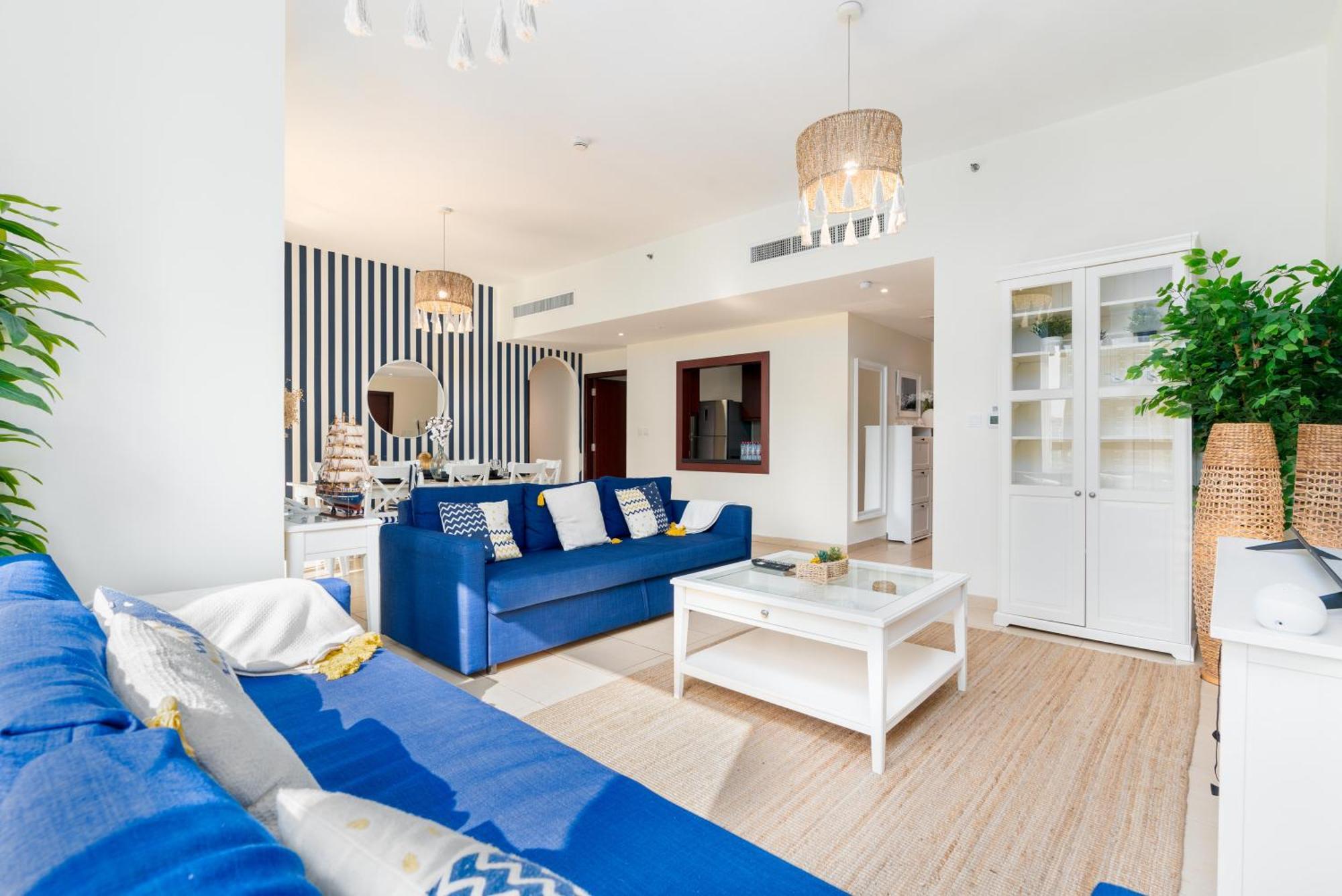 7 Beds / Jbr / Sea, Jbr And Ain Views / 3 Min Walk From Jbr / Large Groups And Families / Ideal Vacation Location * Dubai
