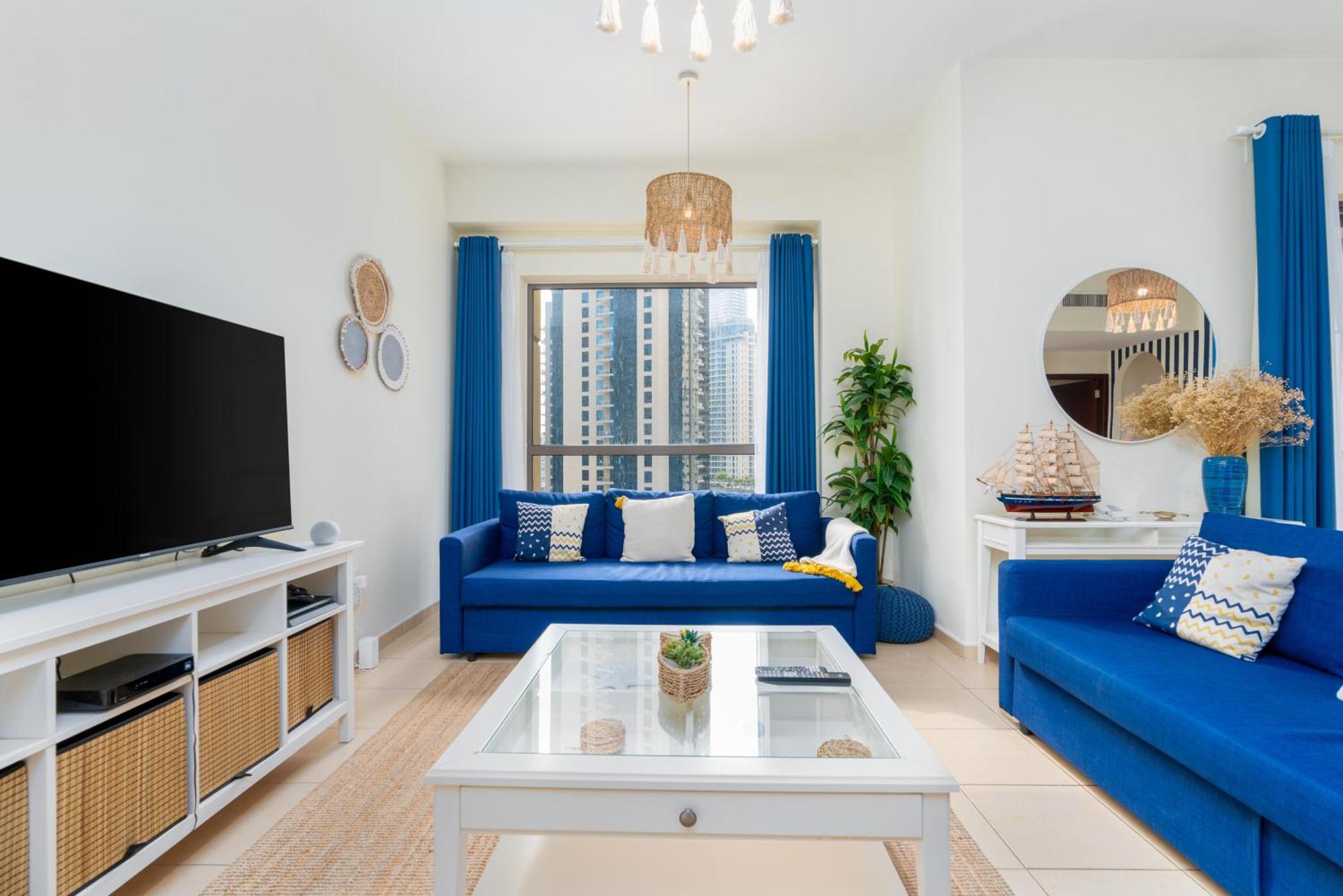 7 Beds / Jbr / Sea, Jbr And Ain Views / 3 Min Walk From Jbr / Large Groups And Families / Ideal Vacation Location * Dubai