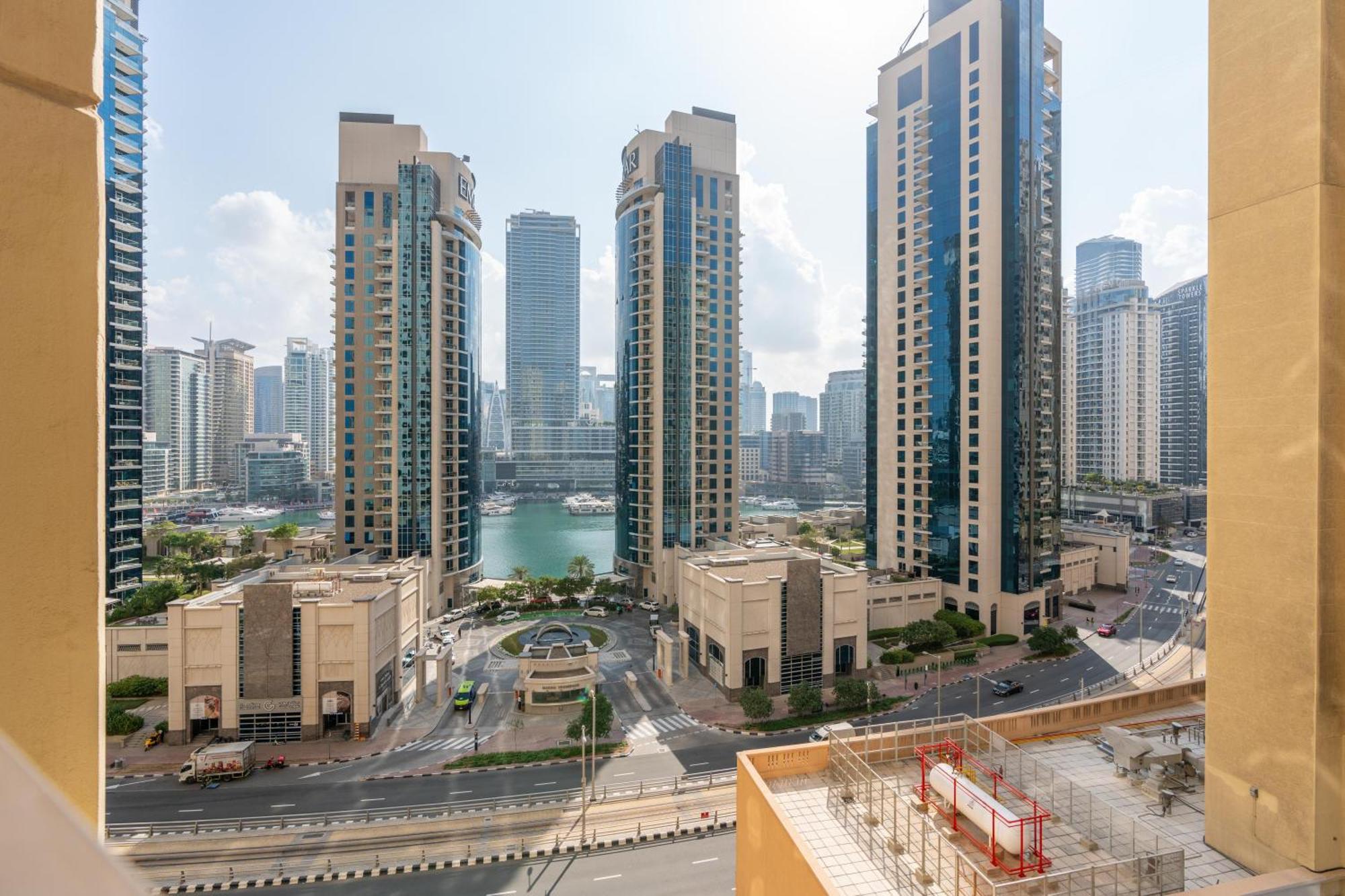 7 Beds / Jbr / Sea, Jbr And Ain Views / 3 Min Walk From Jbr / Large Groups And Families / Ideal Vacation Location *
