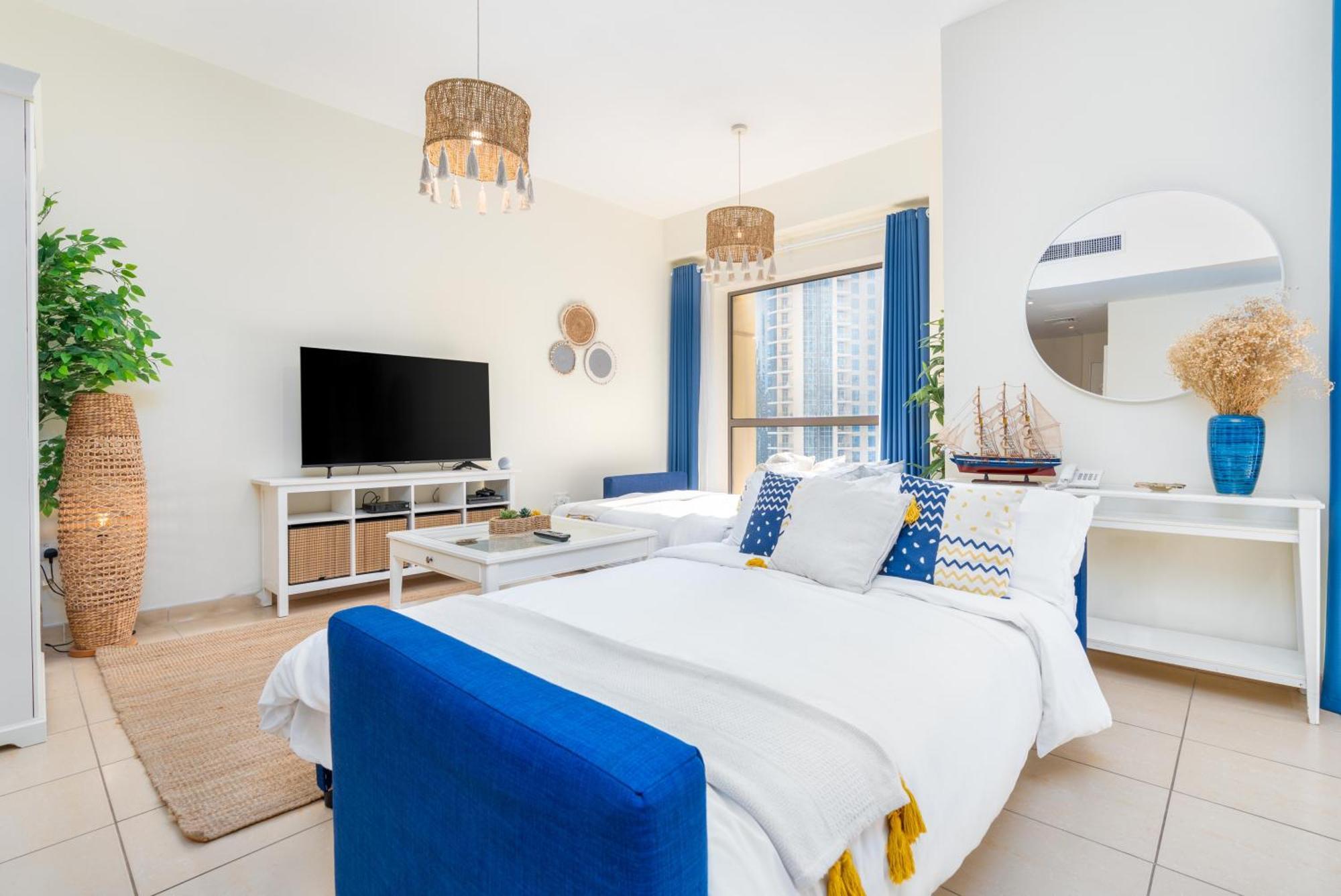 7 Beds / Jbr / Sea, Jbr And Ain Views / 3 Min Walk From Jbr / Large Groups And Families / Ideal Vacation Location