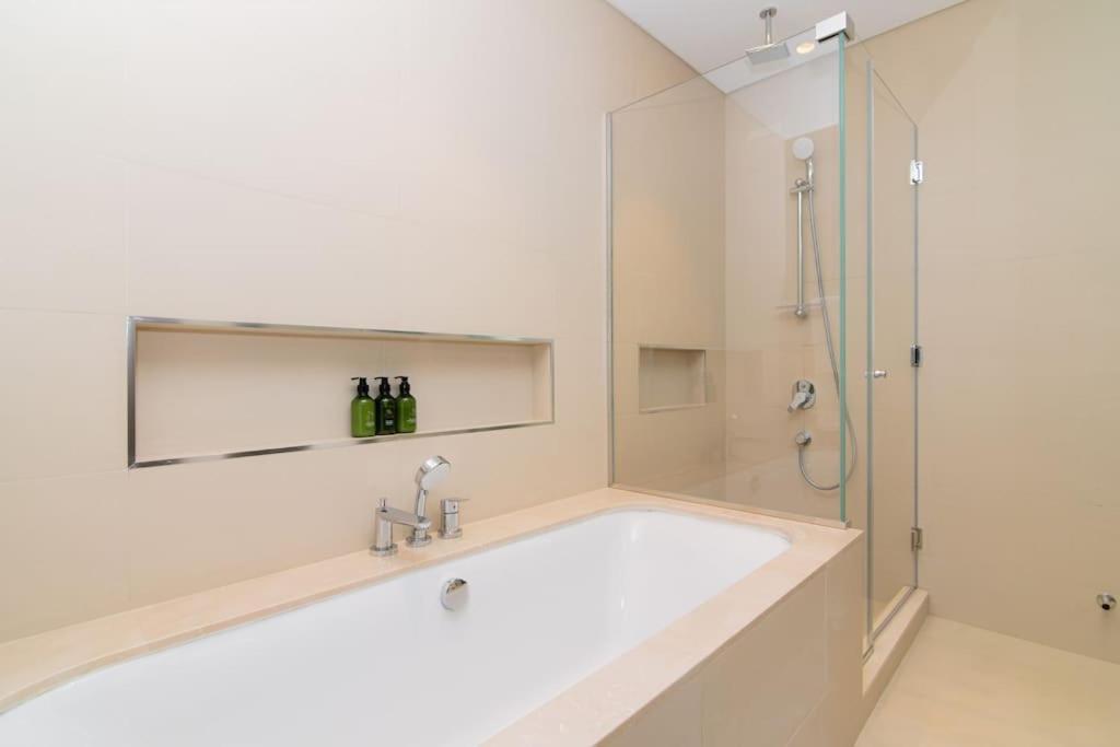 Apartment Elite Escape - 2 Bhk Getaway With Burj Khalifa View And Mall Access - 1507