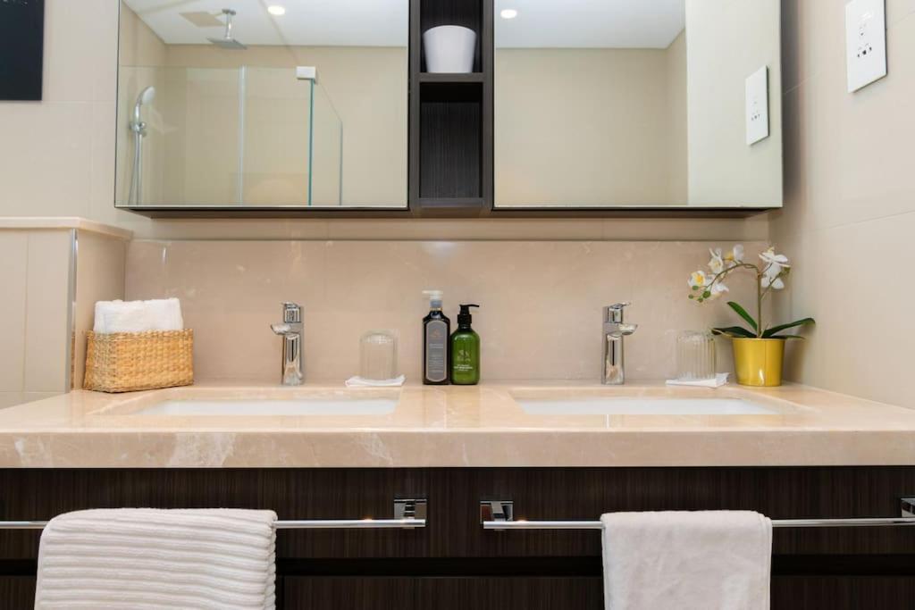 Apartment Elite Escape - 2 Bhk Getaway With Burj Khalifa View And Mall Access - 1507 *