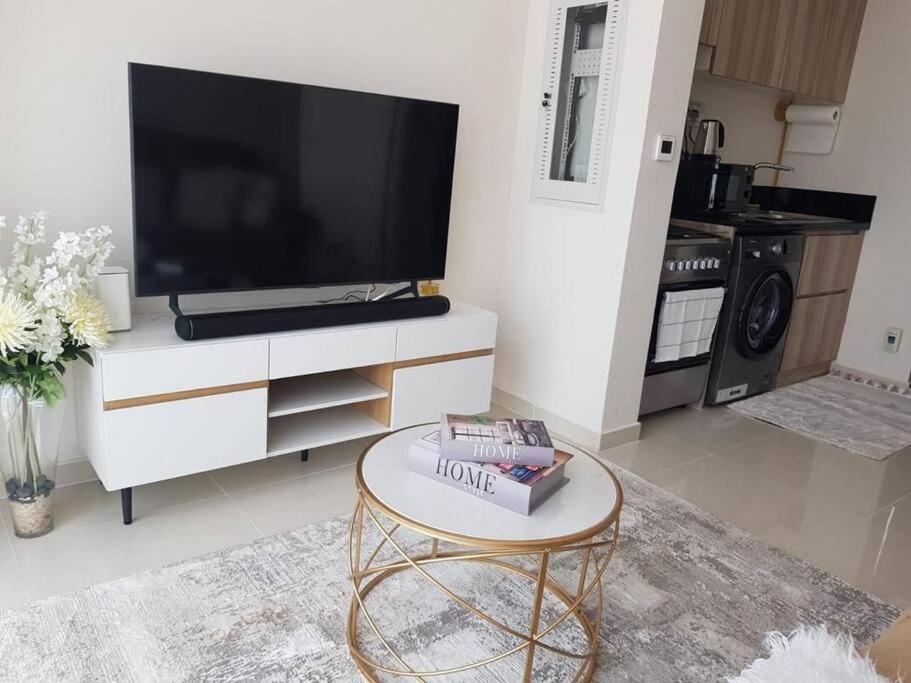 Cosy 1 Bedroom In Damac Hills Dubai