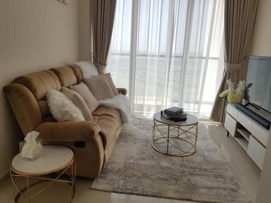 Cosy 1 Bedroom In Damac Hills Apartment Dubai