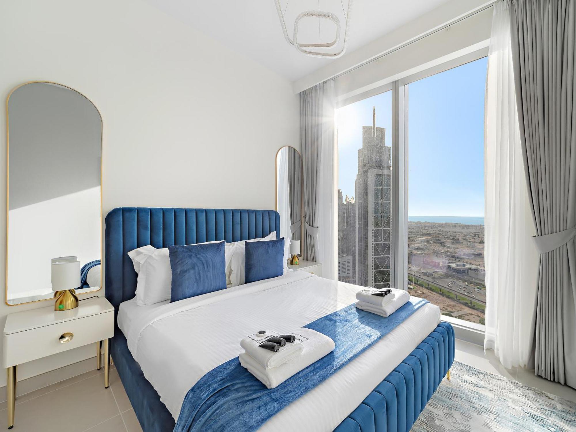 Refined & Welcoming 2bdr In Downtown-34 *