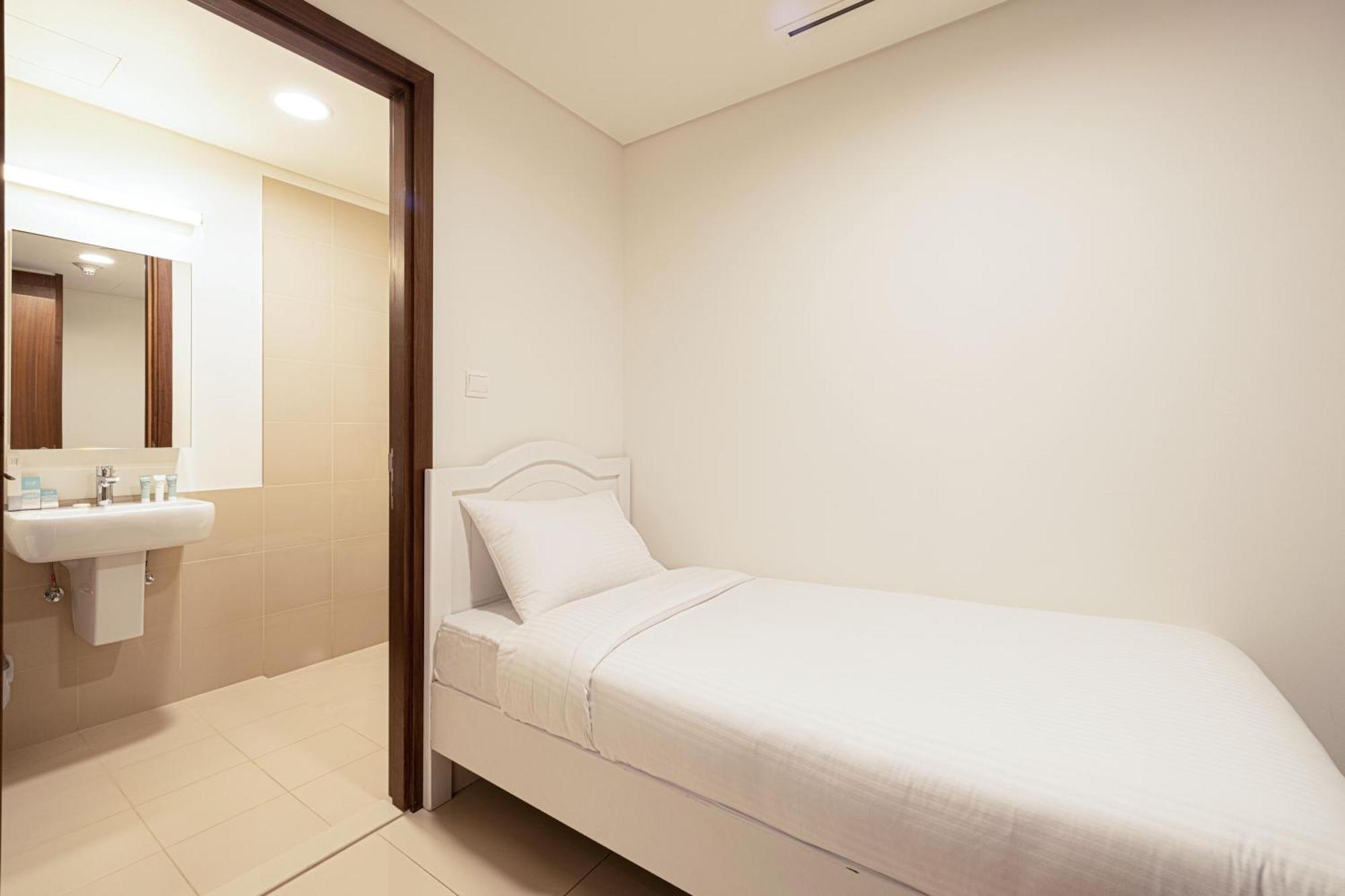 Modern 3br + Maid Connected To Mall Dubai