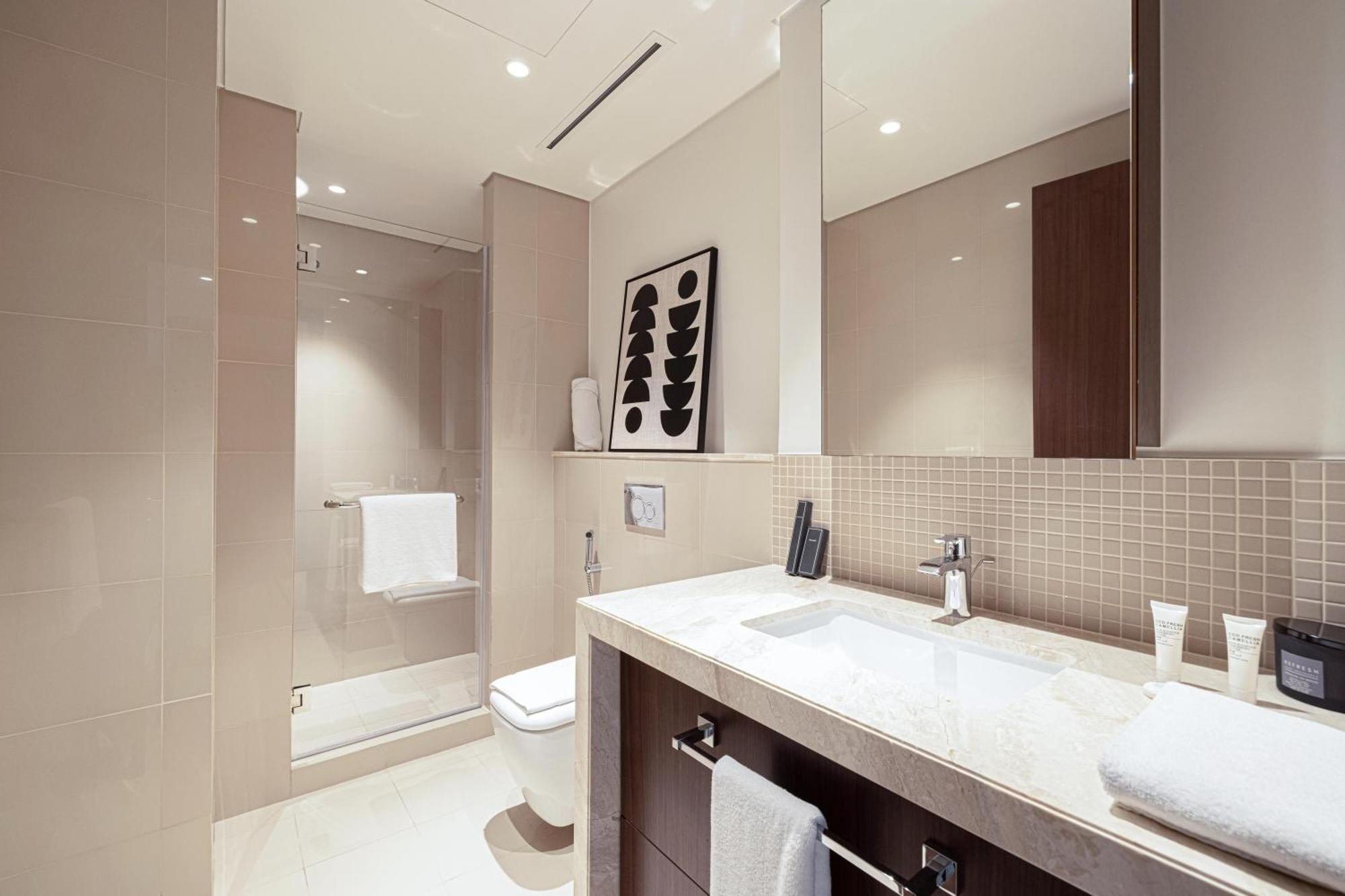 Modern 3br + Maid Connected To Mall * Dubai