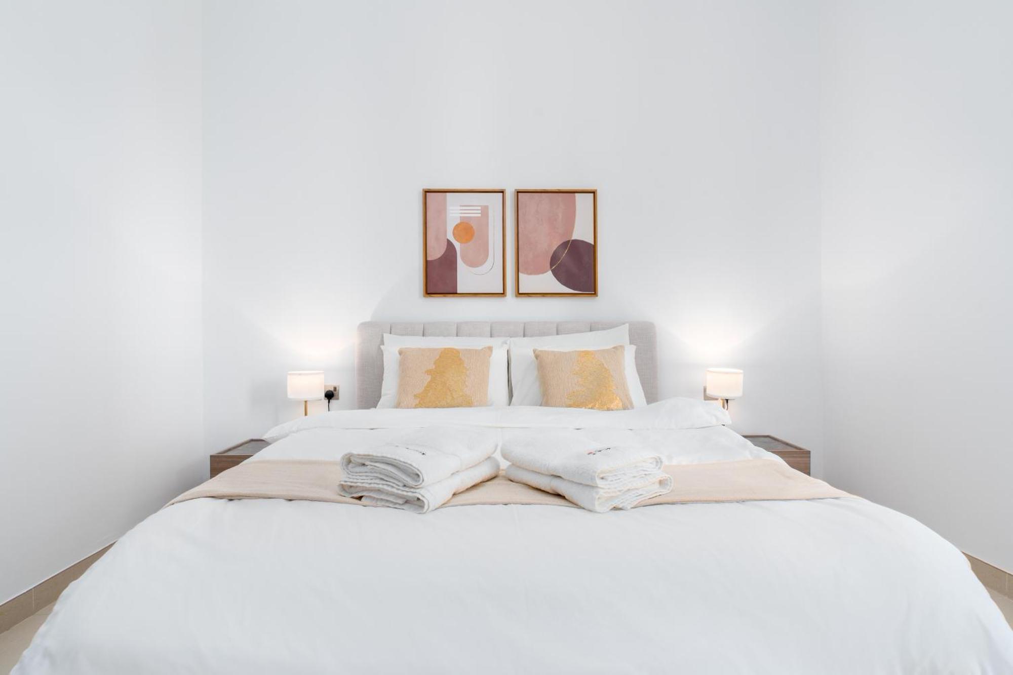 Modern 2br At Liv Apartment