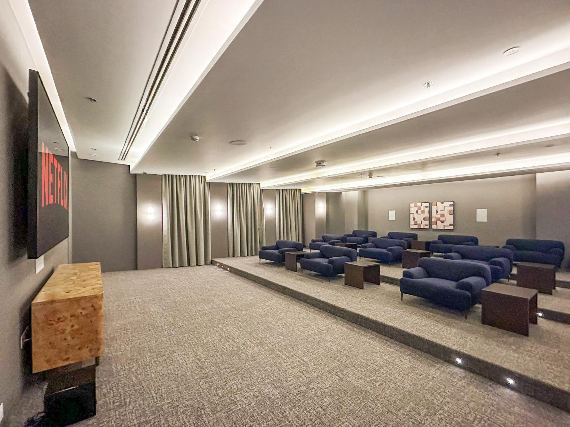 Vayk - Elegant Two Bedroom In Downtown * Dubai