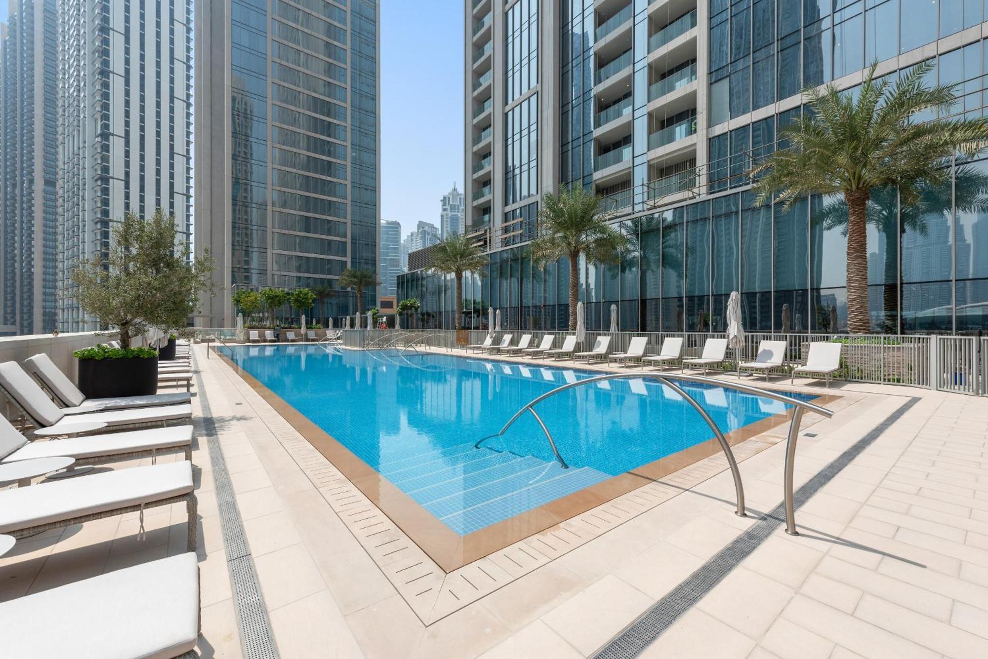 Vayk - Elegant Two Bedroom In Downtown *