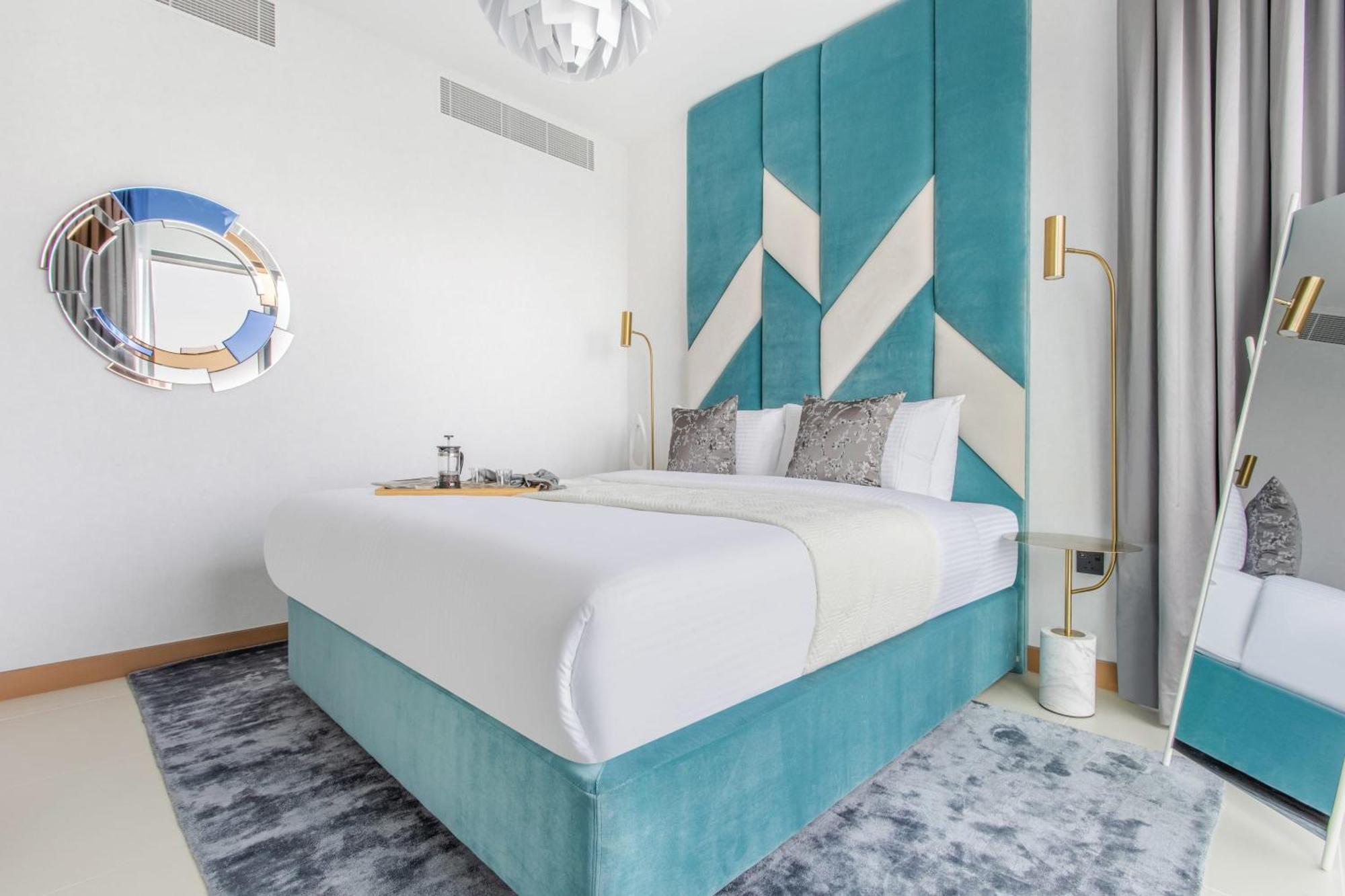 Frank Porter - Vida Residences Apartment *