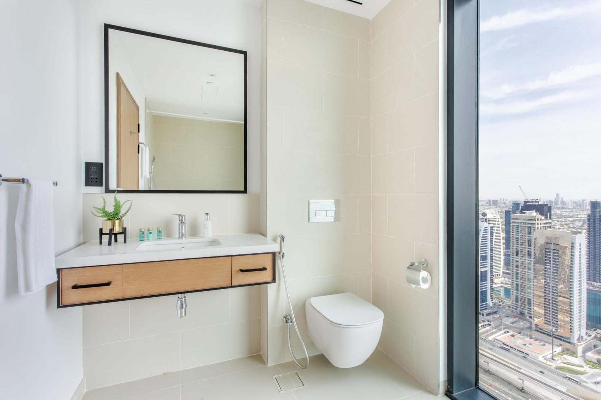 Frank Porter - Vida Residences Apartment