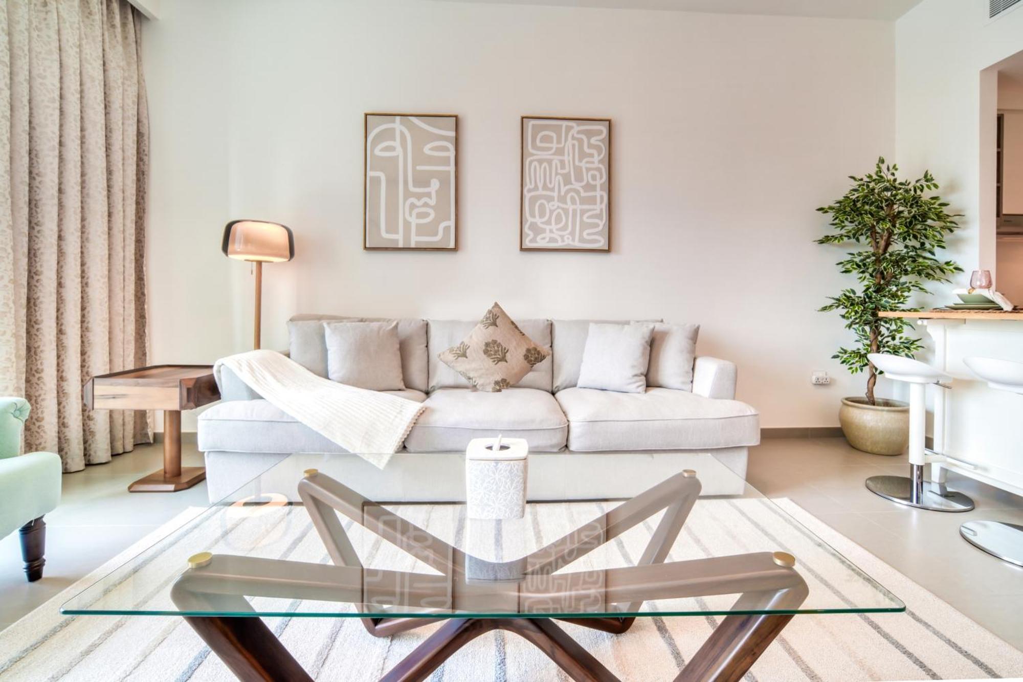 Downtown - 2br With Burj Khalifa View