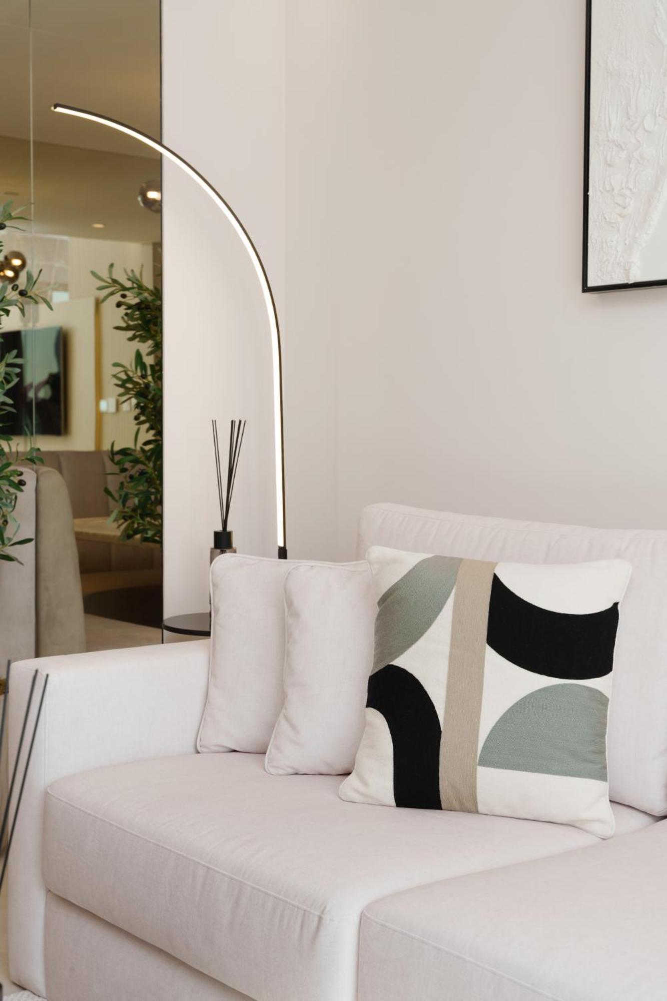 Daniels 2br At Downtown With Burj Khalifa View Apartment Dubai