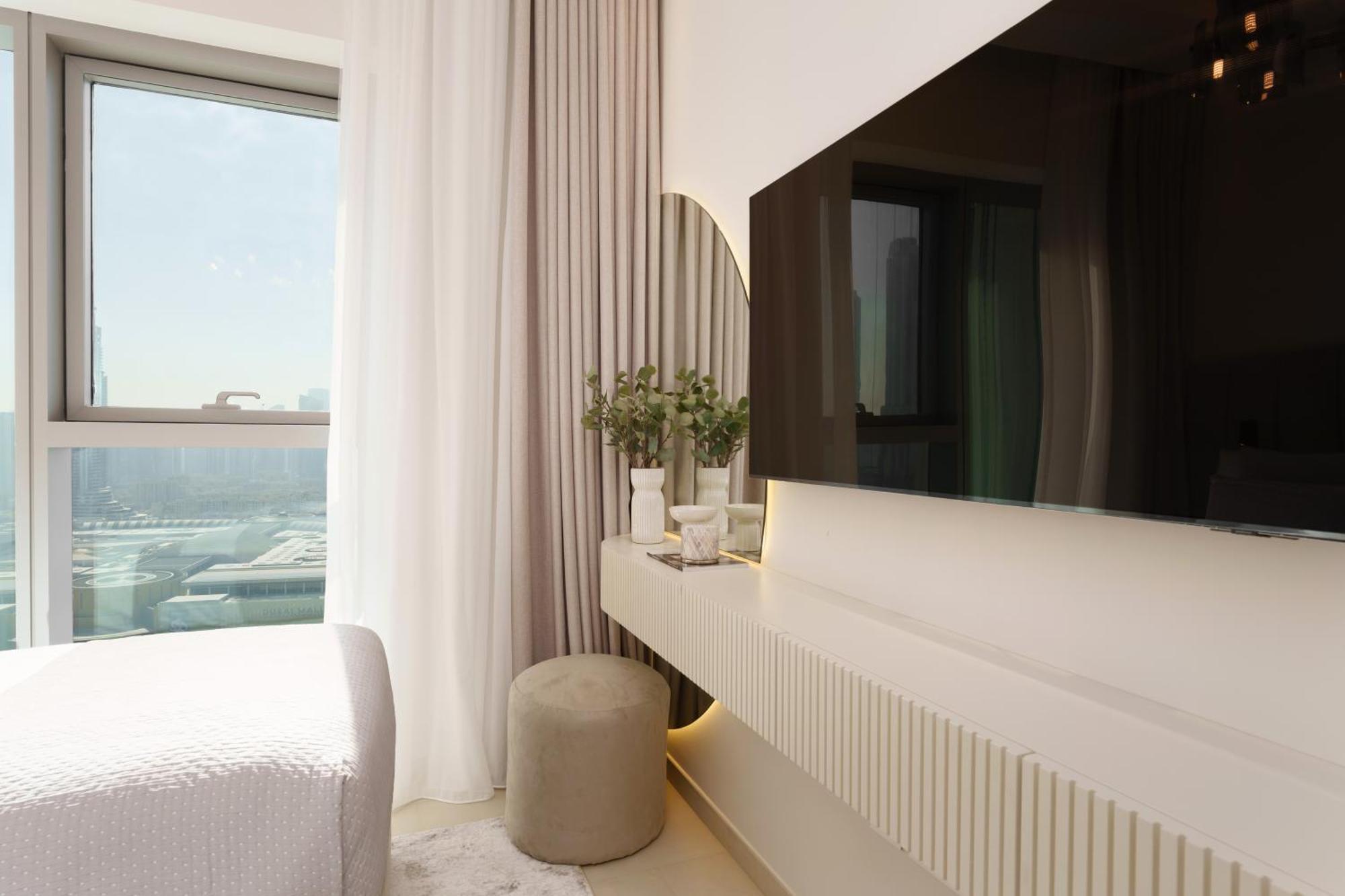 Daniels 2br At Downtown With Burj Khalifa View Dubai