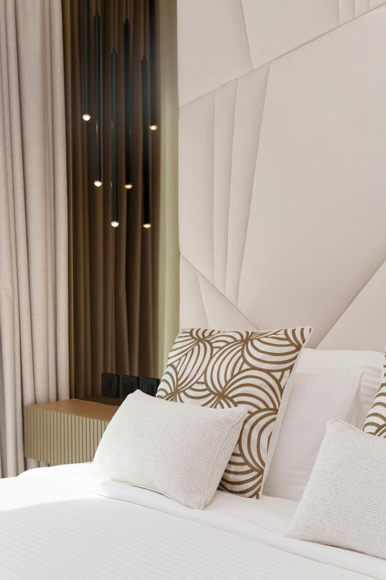 Daniels 2br At Downtown With Burj Khalifa View Apartment