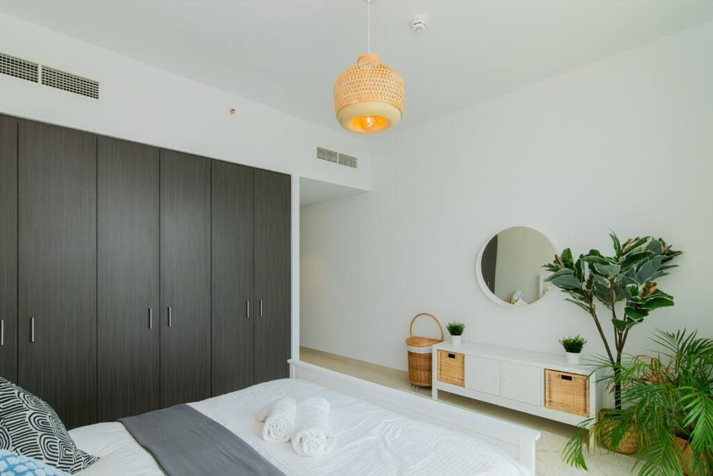 Apartment Elite Escape - 2 Bhk Getaway With Burj Khalifa View And Mall Access - 1504 *