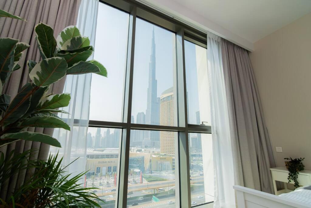 Elite Escape - 2 Bhk Getaway With Burj Khalifa View And Mall Access - 1504 Apartment