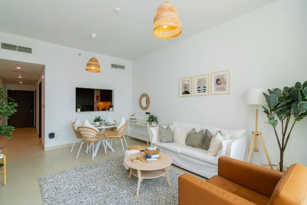 Apartment Elite Escape - 2 Bhk Getaway With Burj Khalifa View And Mall Access - 1504 *