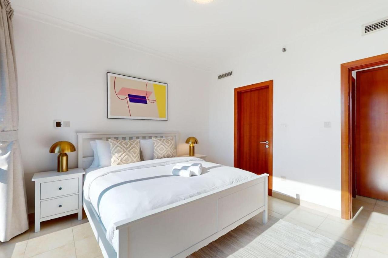 The Fairways - Calm Two Bedroom Apartment Dubai