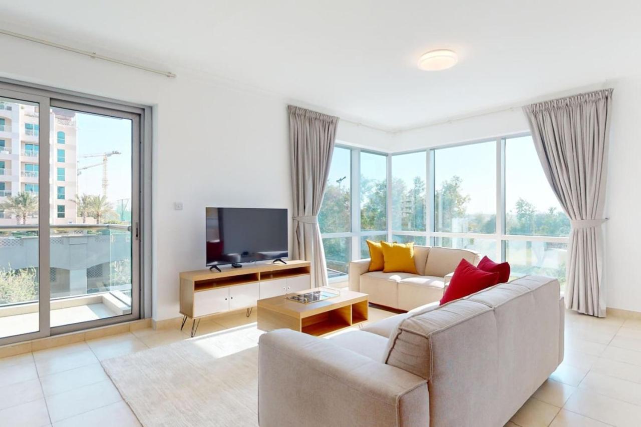 The Fairways - Calm Two Bedroom Apartment Dubai