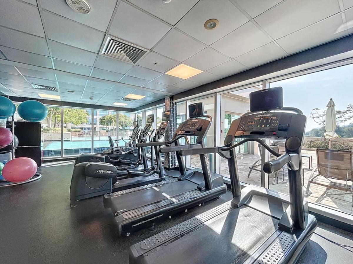 The Fairways - Calm Two Bedroom Dubai