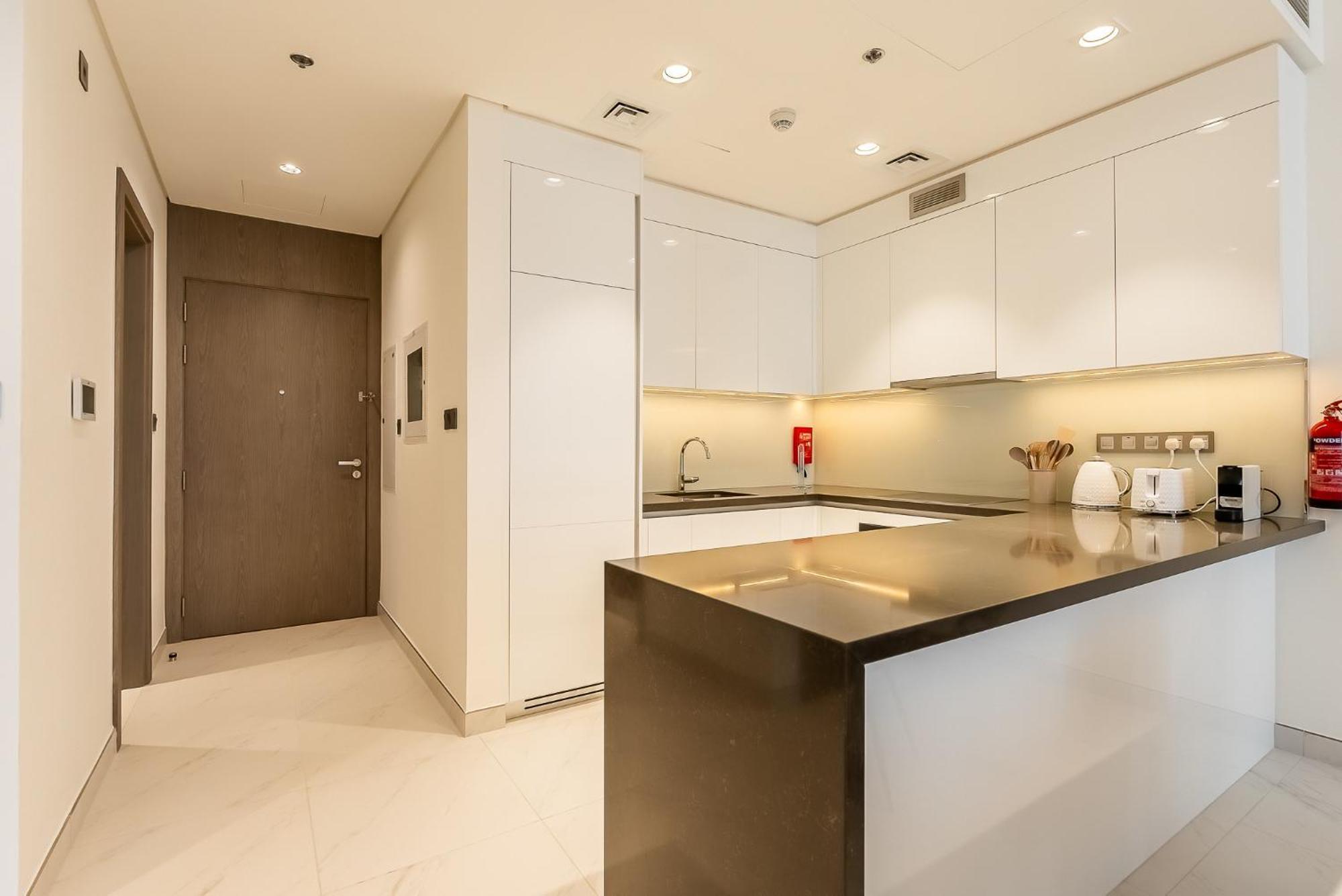 District One I Mbr I Lagoons View Apartment Dubai